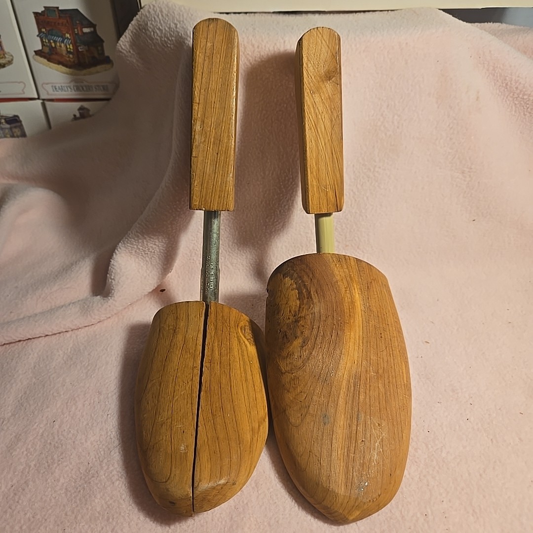 Rochester Wood Shoe Trees Size M MLMade In U.S.A.