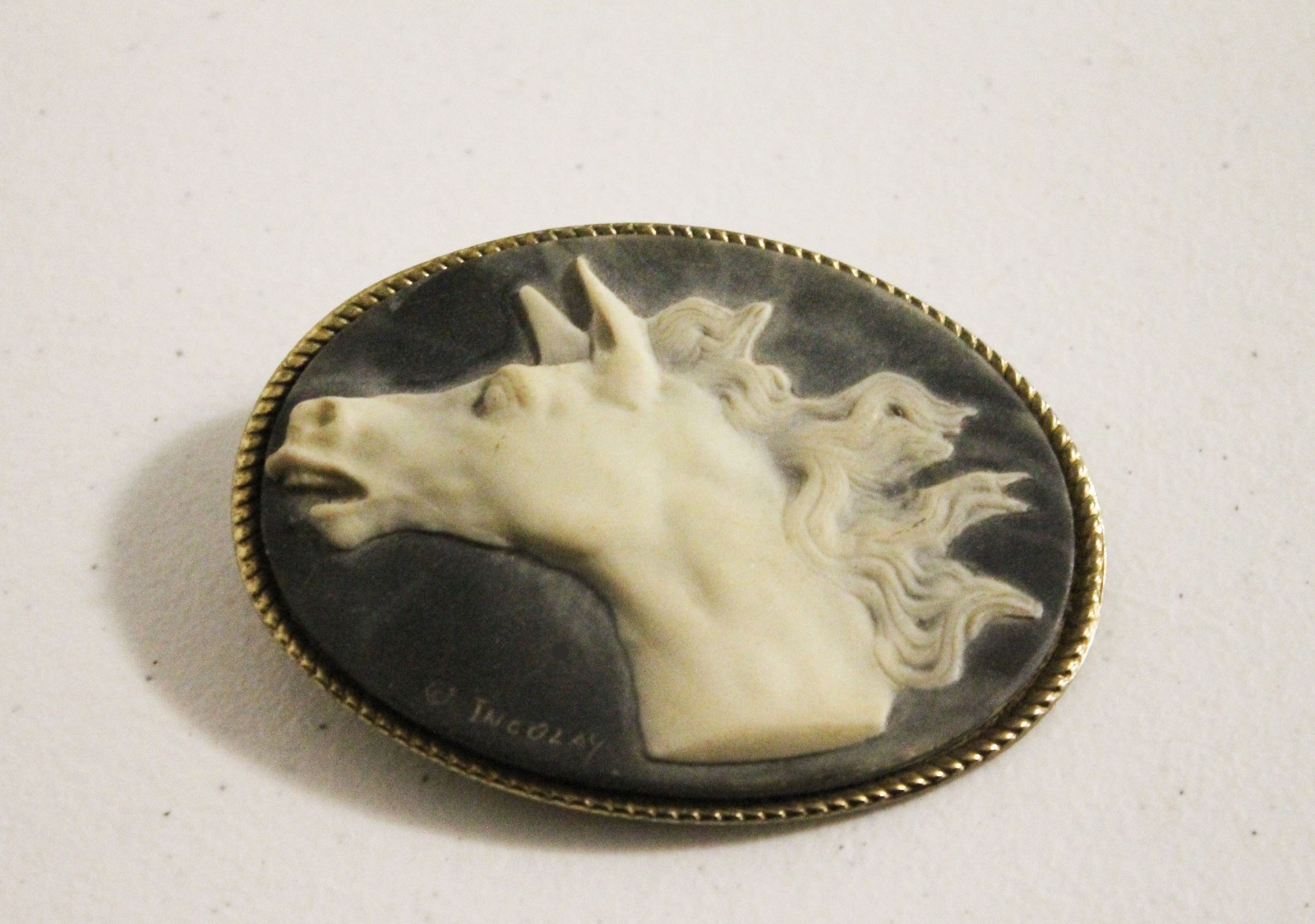 INCOLAY STUDIOS – Incolay Stone Horse Cameo Belt Buckle USA Signed “Incolay”
