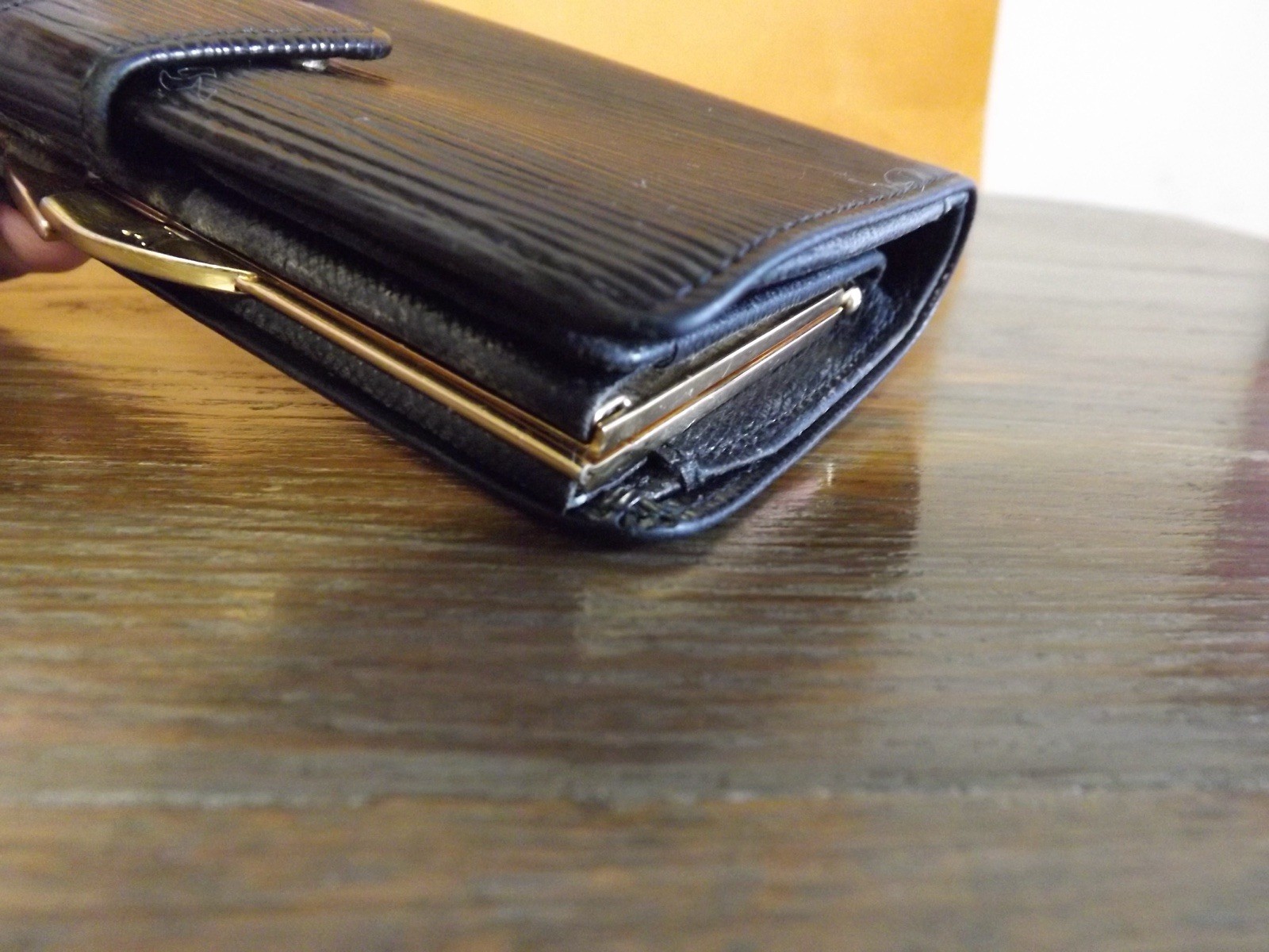 Louis Vuitton Black Epi Kiss Lock Wallet Vintage MI 0030 Card and Coin Wallet