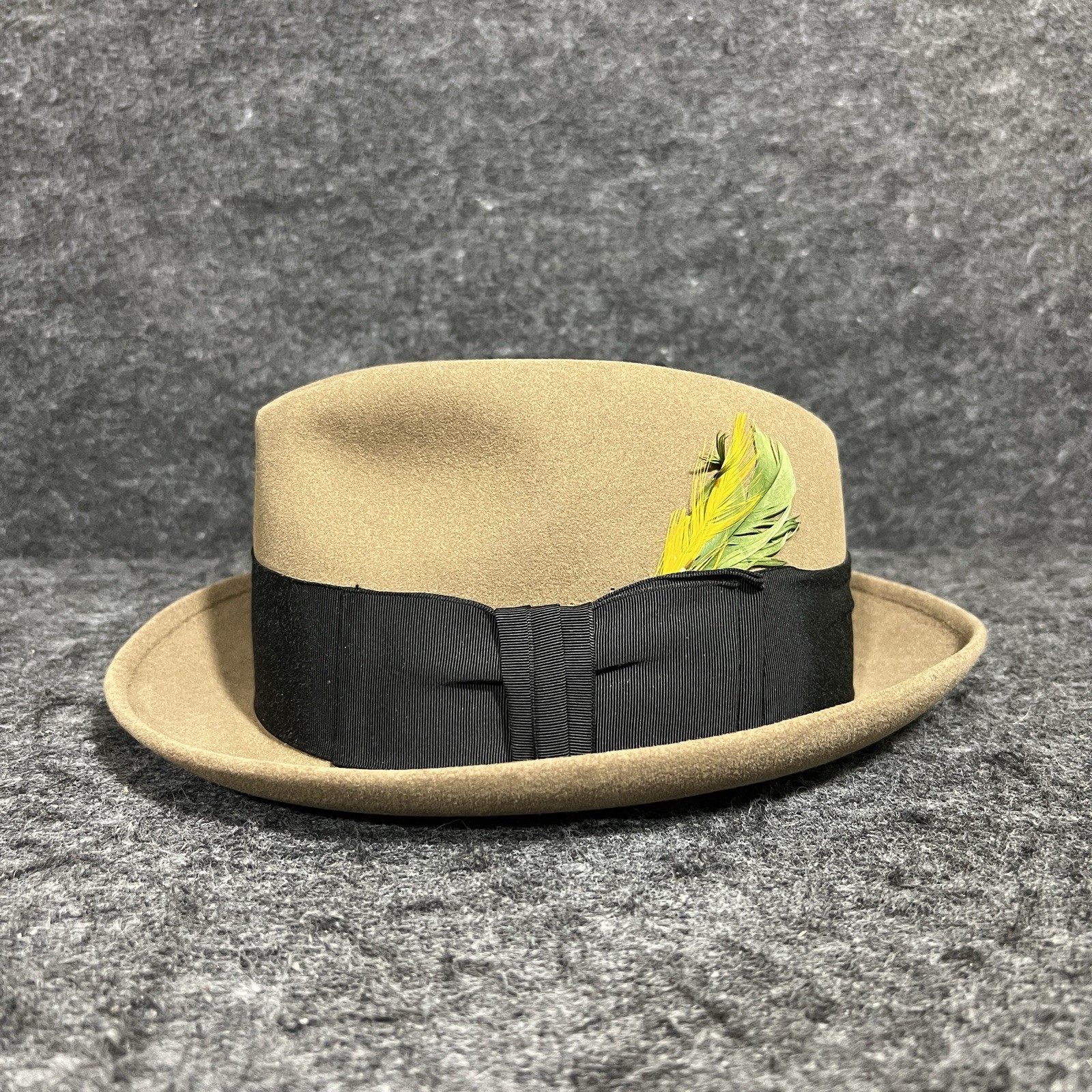 Dobbs Fifth Avenue Hat Fedora Cognac Chocolate Cap 6 3/4 EUC VINTAGE Feather