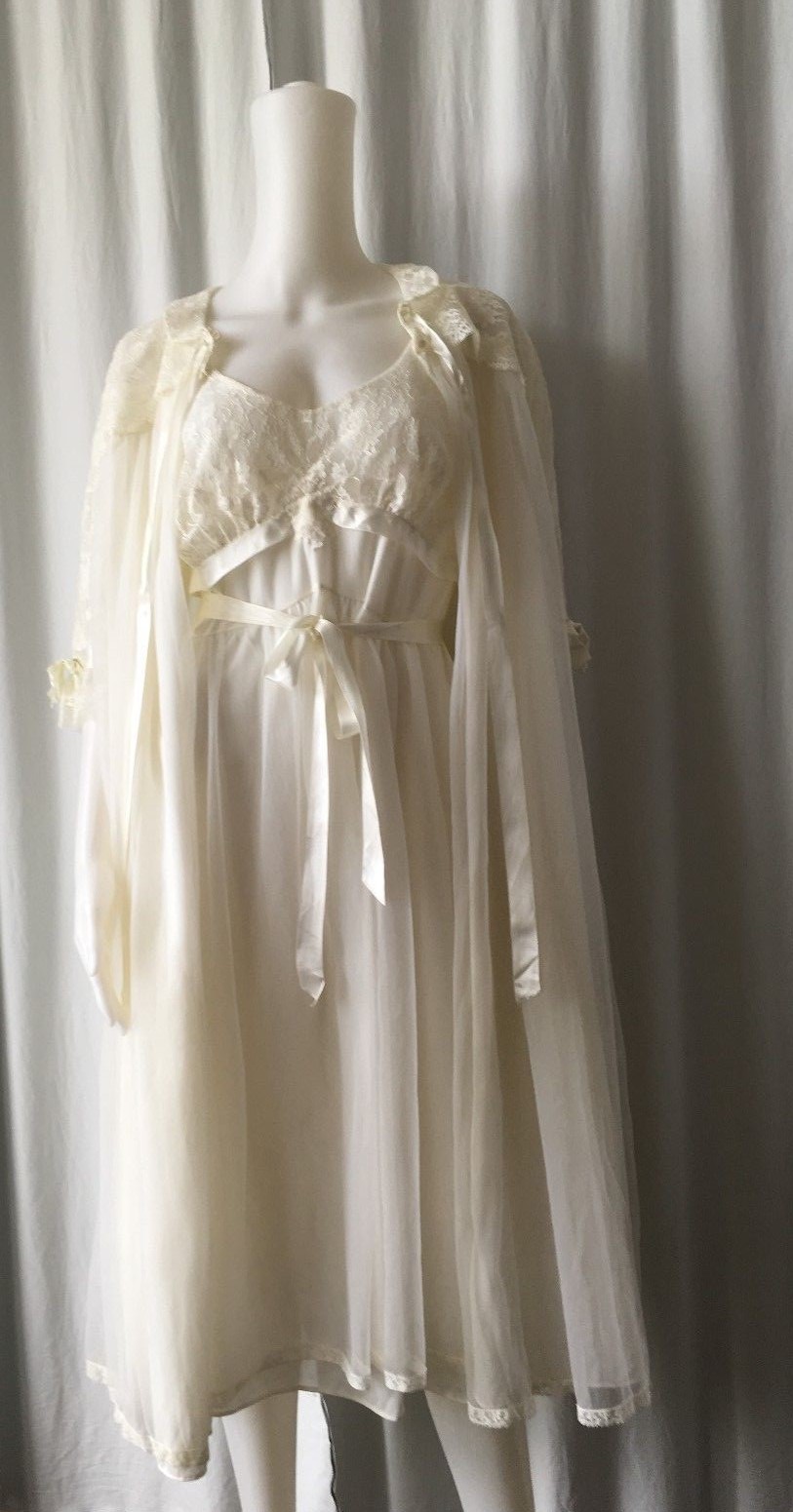 Vintage 50’s Radcliffe Ivory Chiffon Lace Peignoir Robe Nightgown 34