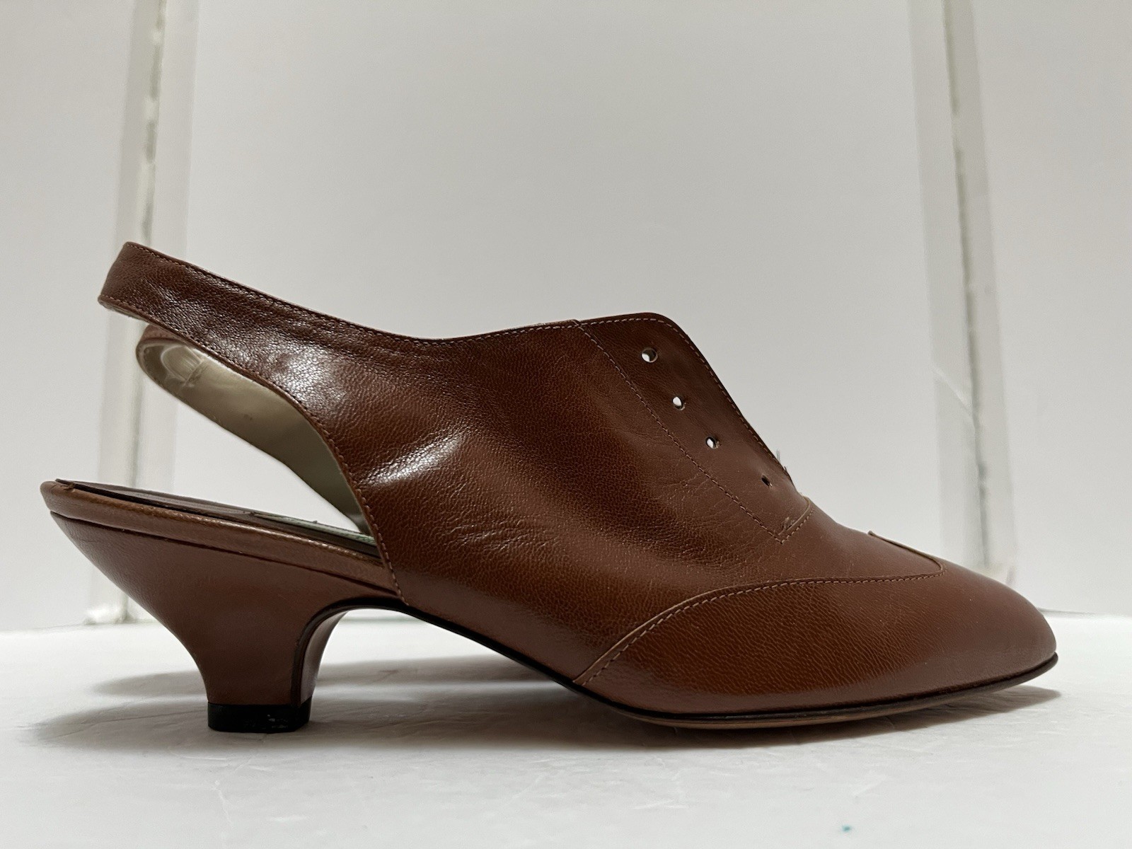 Vintage 80s Bertie Italy Leather Wingtip Oxford Slingback Heels 36 ( NO LACES)