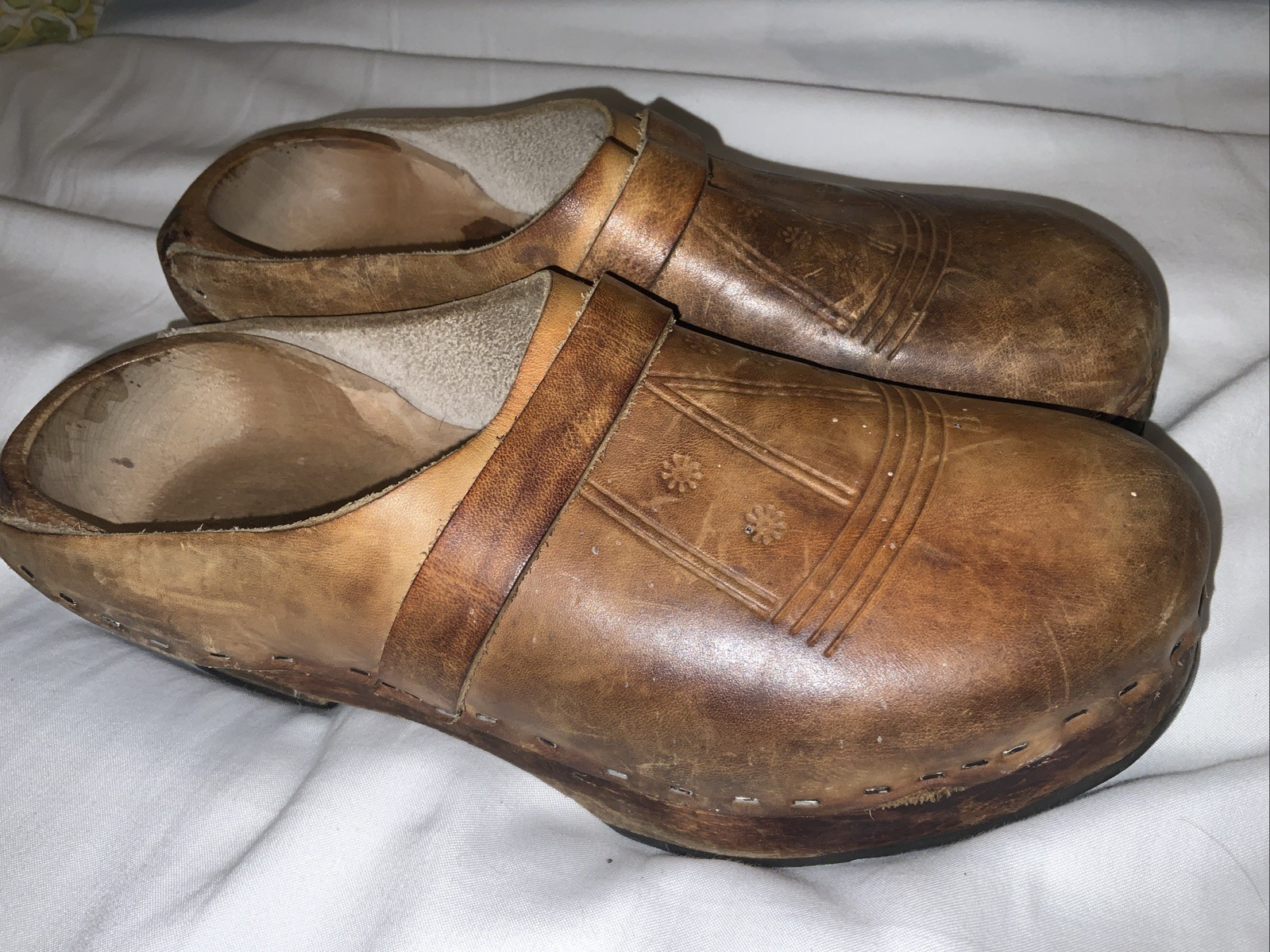 Vtg RARE 1970s wooden clogs leather upper womens shoes sz 9?