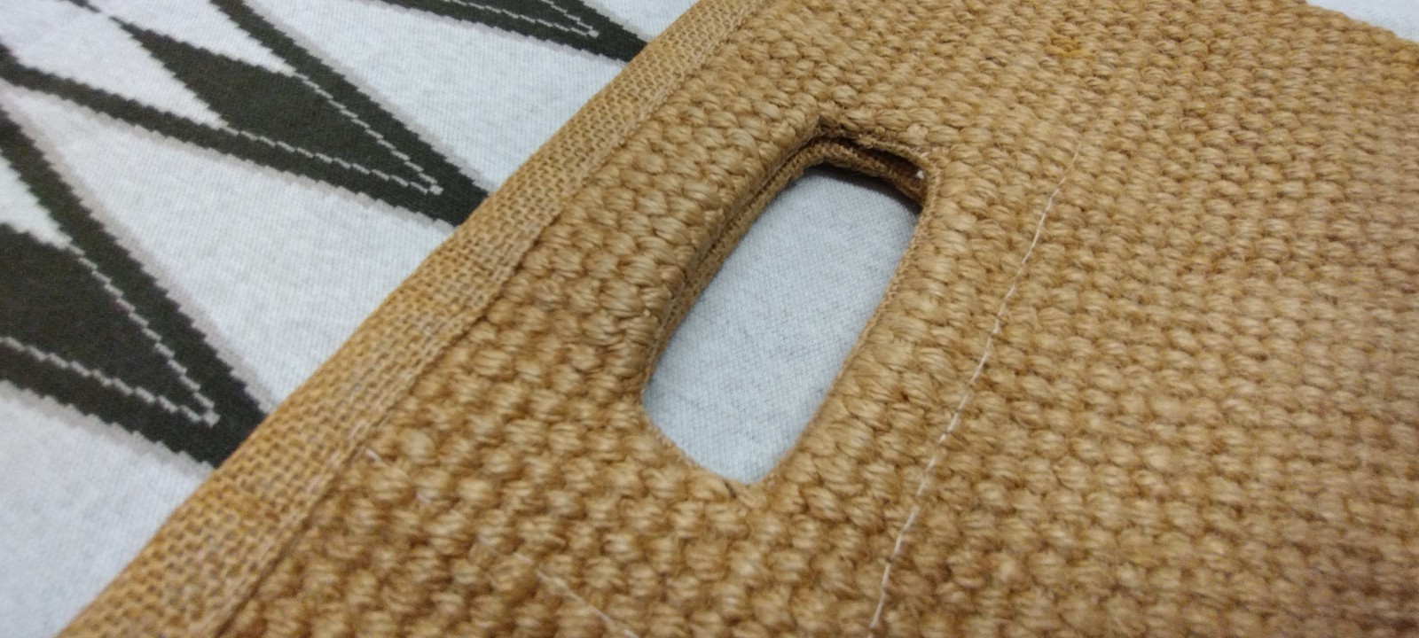Basket Bucket Purse Burlap Fine Weave Straw Style European Sturdy Beige Purse