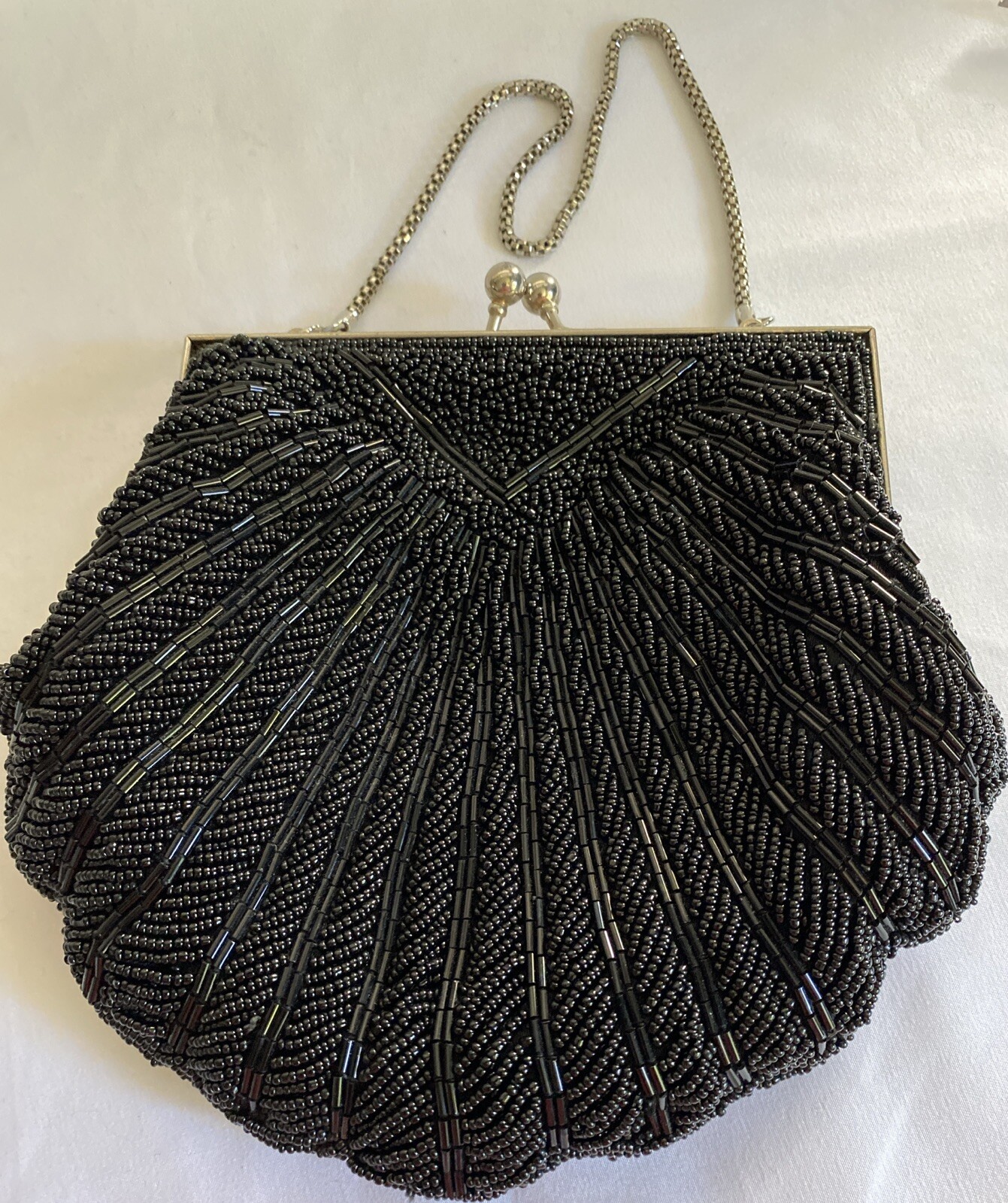 Vintage Walborg Black Beaded Shell Shape Handbag With Gold Chain Cocktail Purse