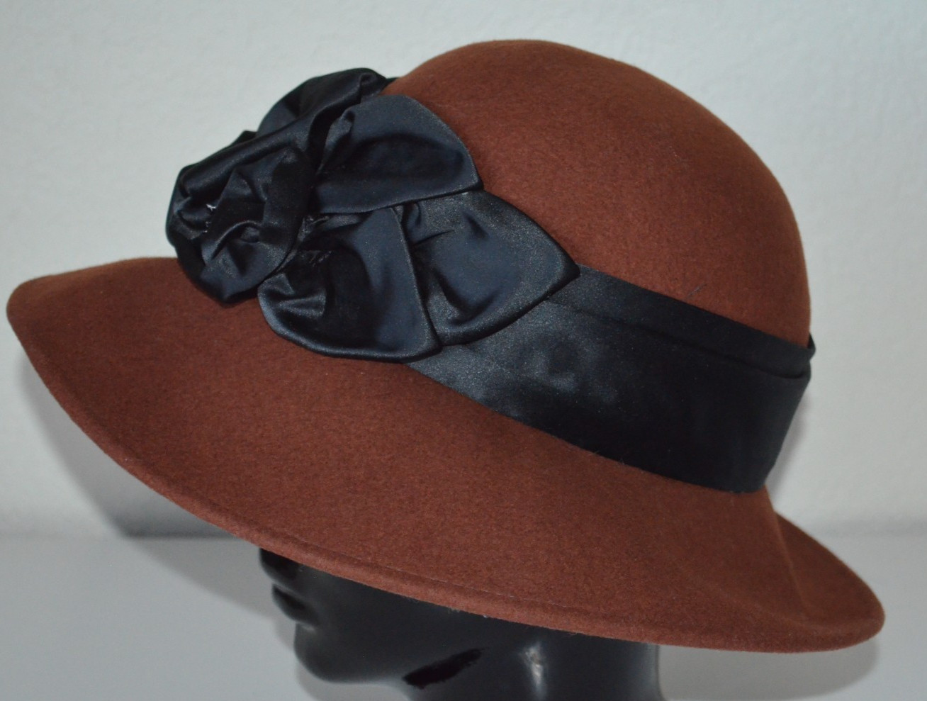 Vintage Toucan Collection Wide Brim 100% Wool Hat Brown Black Satin Band Flower