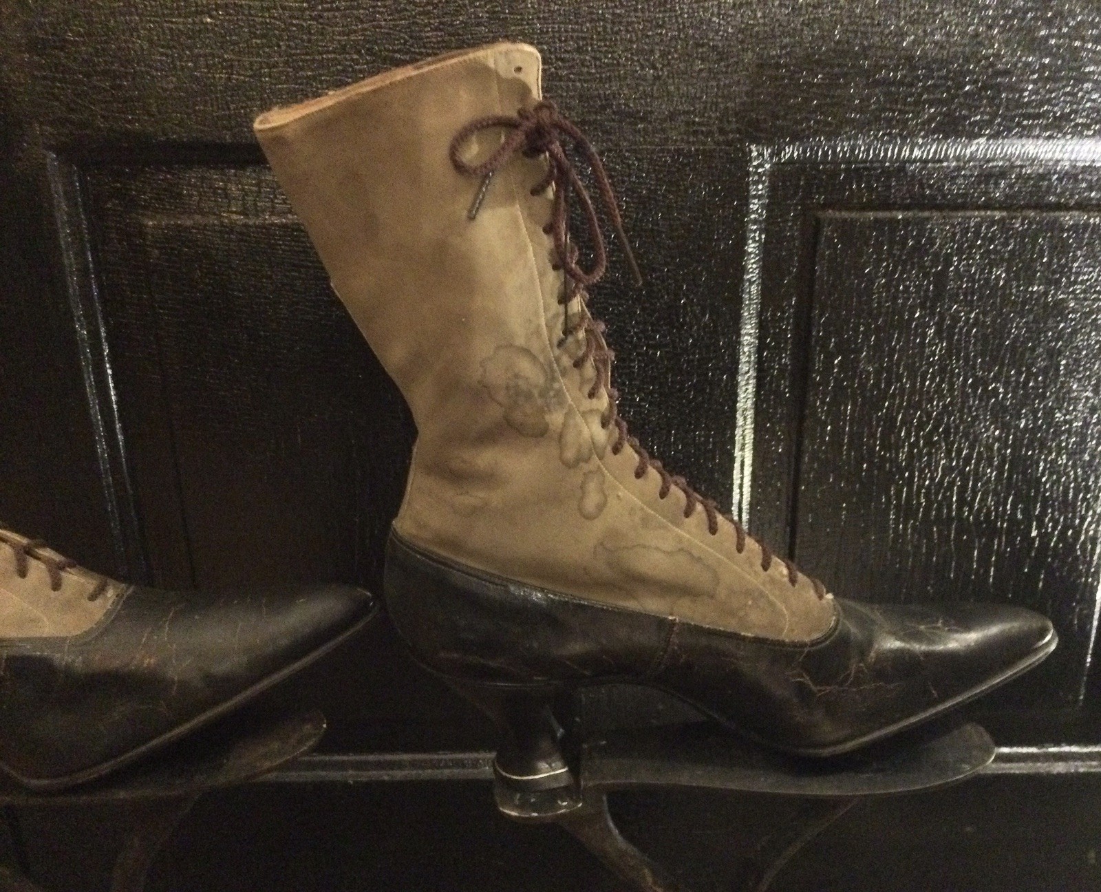Antique 1890 Victorian 2-Tone 40-Hole Laceup Ladies Women’s Leather👢SHOES BOOTS