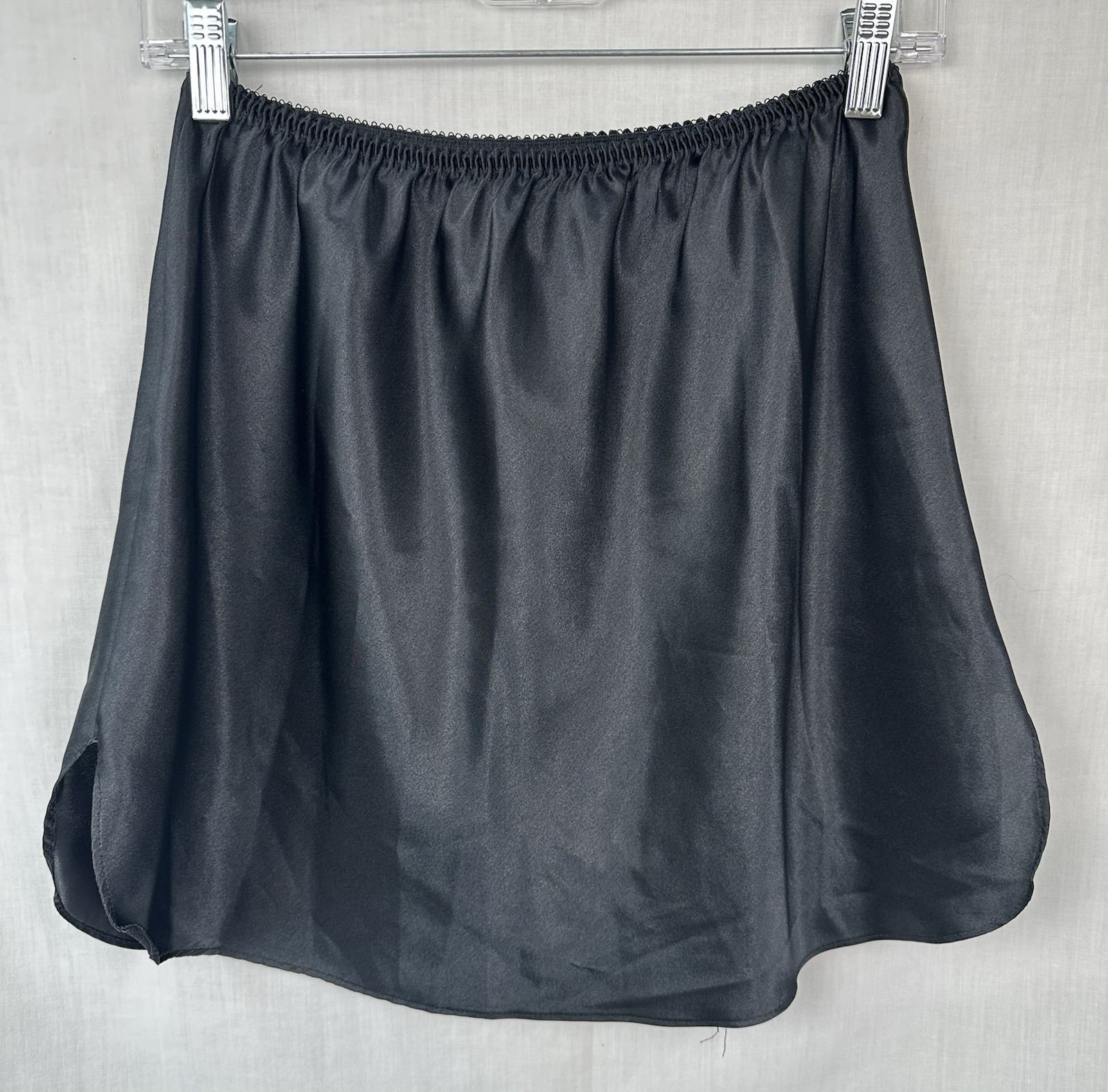 Vintage Half Slip Size Medium M Mini Short Length 17″ INTIMATE AFFAIR Black