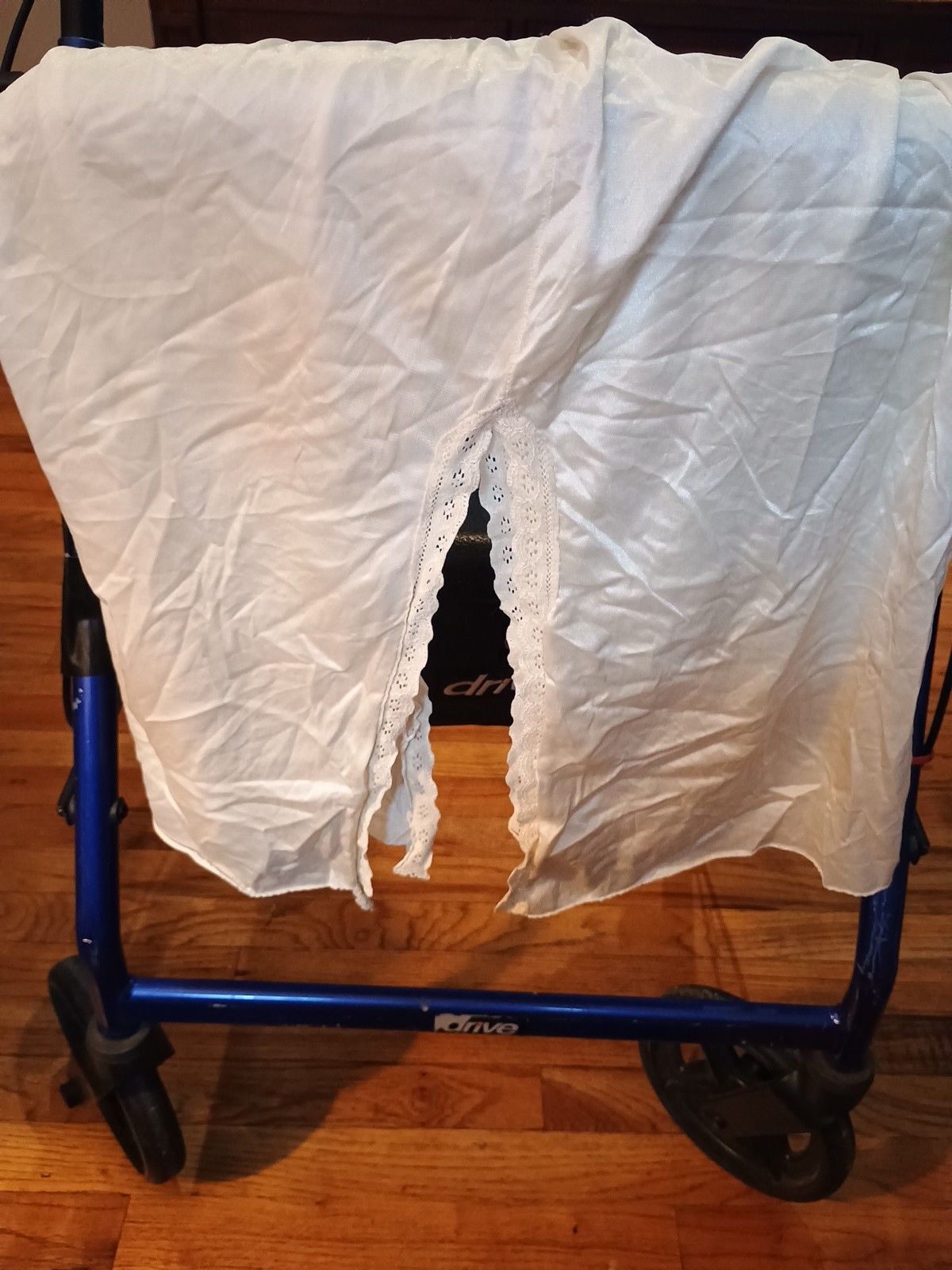 Vintage Half Slip 2 Slits Ivory Unknown Size 21″ Long Waist 26″