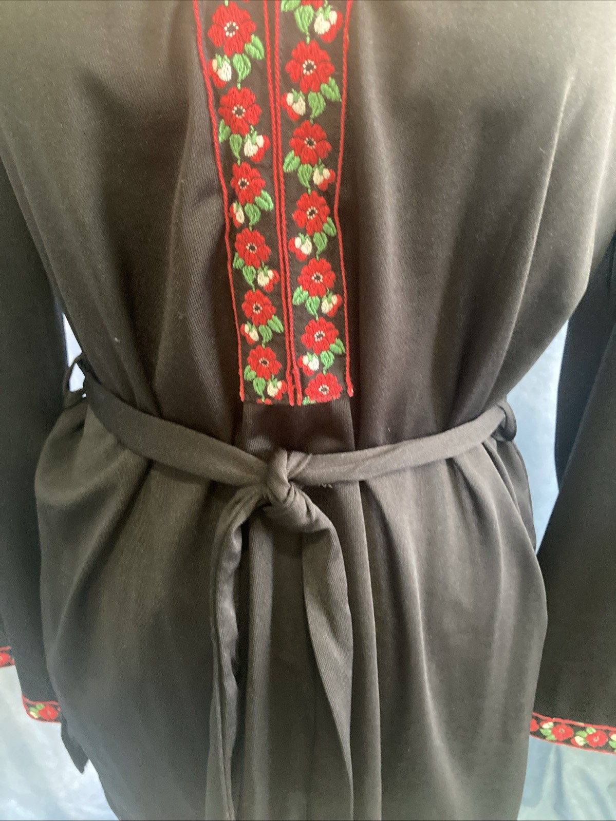 Vtg 70s Boho Floral Embroidered S Tunic Top Black Bell Sleeve ILGWU Union Made