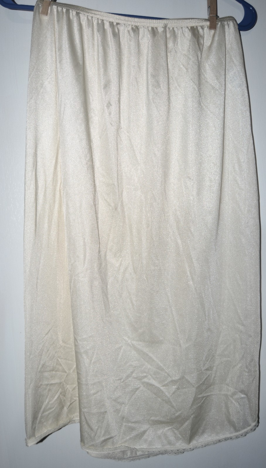 Vintage off-white Nylon Half Slip Lace Trim Slit Lingerie Vanity Fair Sz M Med