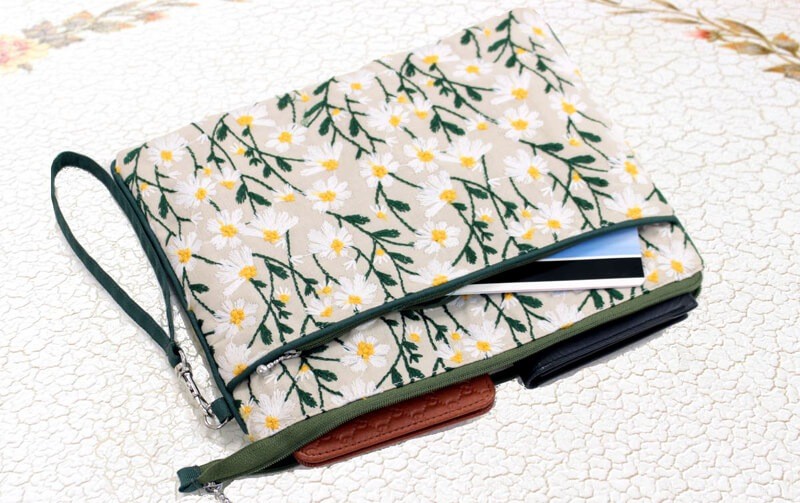Embroidered Flat Bag (Approx. 20×25cm) [Marguerite]