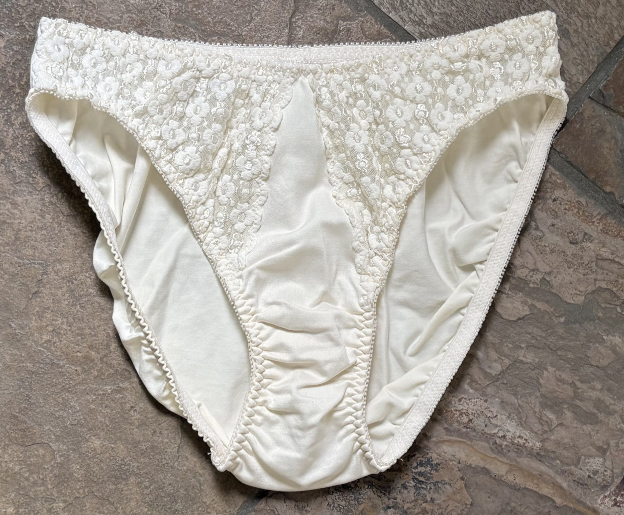 Olga Large Ivory SIMPLY PERFECT Hi Cut Hi Kini Panties #20032 VINTAGE