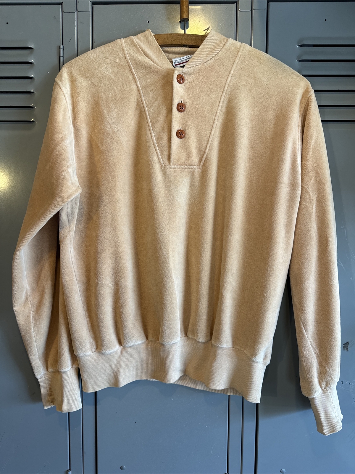 Vintage 1970s Valore quarter button shirt Montgomery Ward Pale Peach Tan Med￼￼