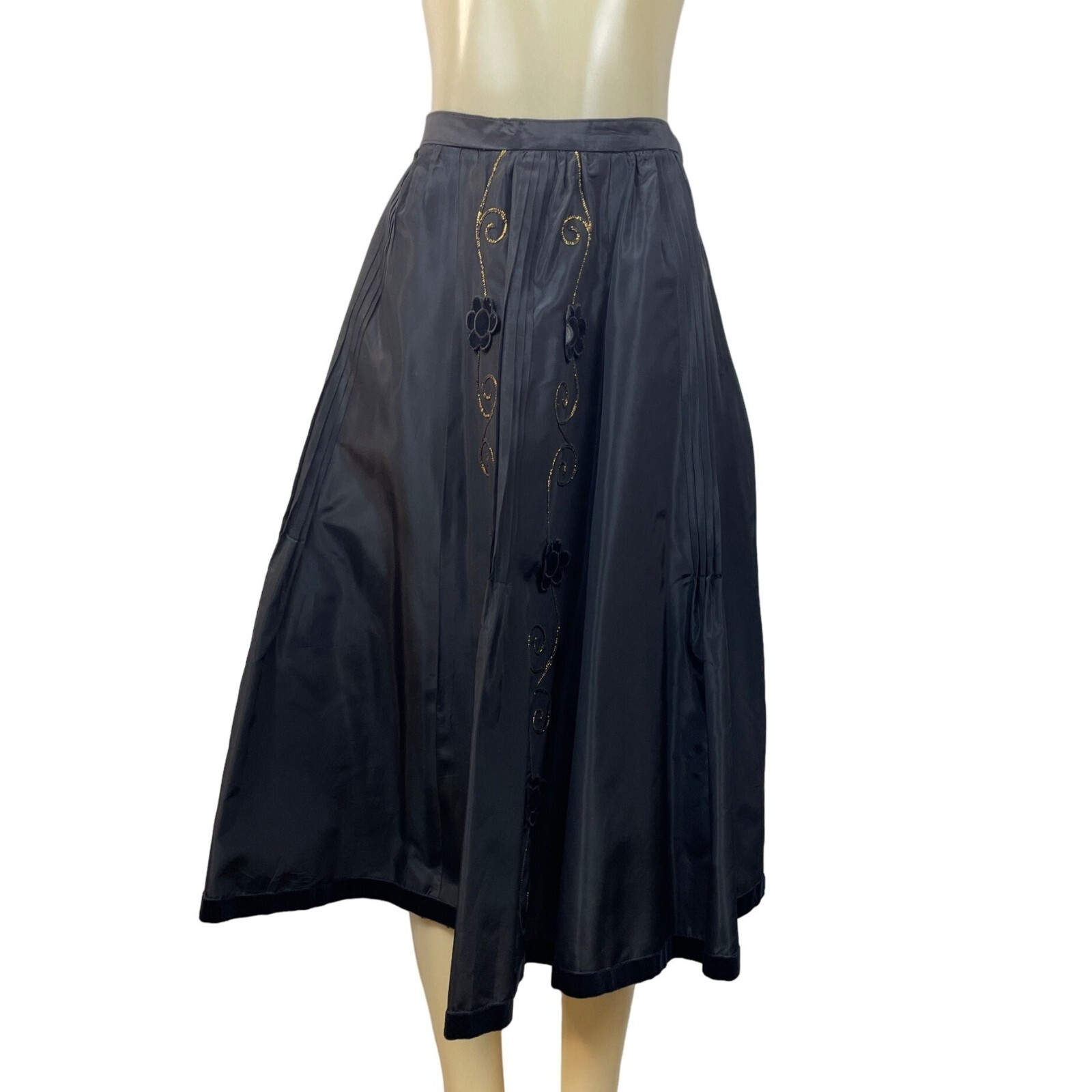 Vintage 80”s Miss Féraud Women’s Black With Embroidered Floral Art Long Skirt