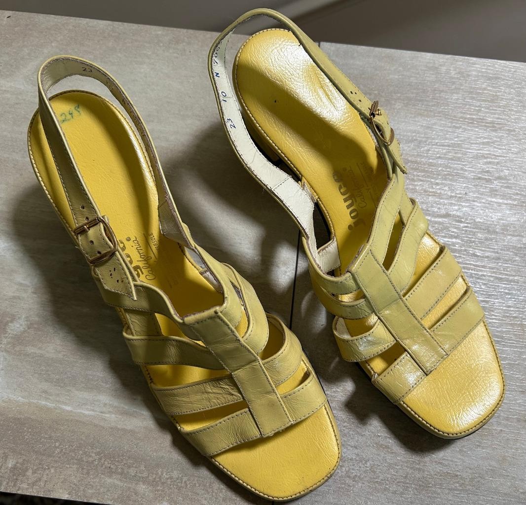 Vintage Joyce of California yellow sandals, Cuban heels 2.5″, Size 10