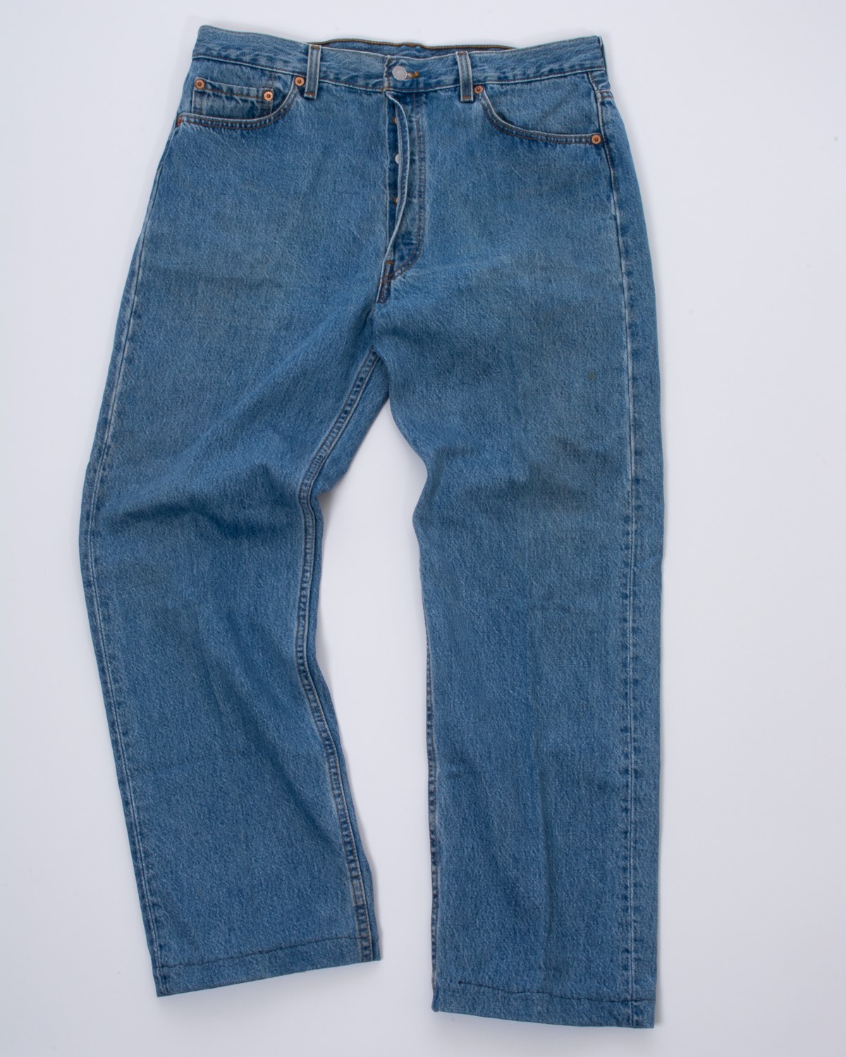 1990s Levi’s Red Tab Men’s 501 Light Denim Stone Wash Button-Fly Jeans 36 x 30