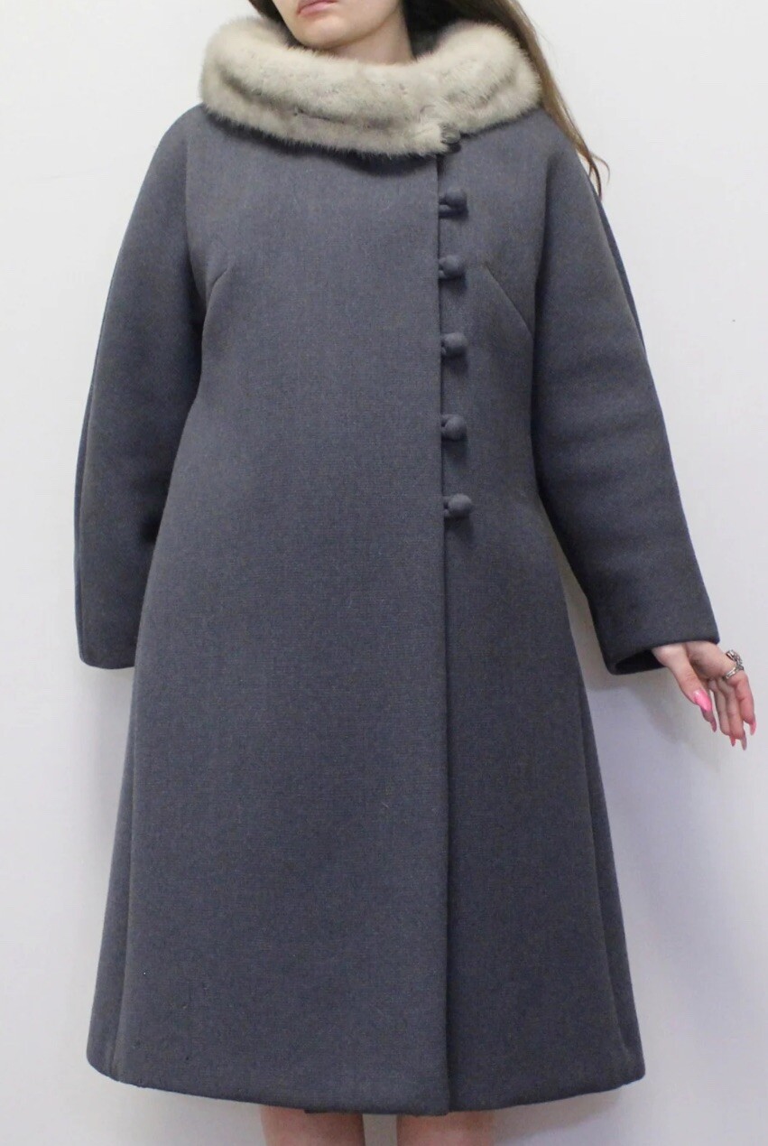 Vintage Gray Wool Coat W/ Silver Mink Fur Collar Size M/L 60s Hollywood!