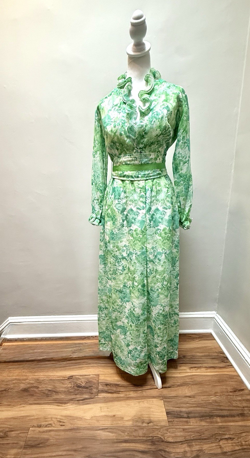 Vintage 70s Maxi Dress Green Psychedelic Long Sleeve Ruffle Floral Midge Grant 8