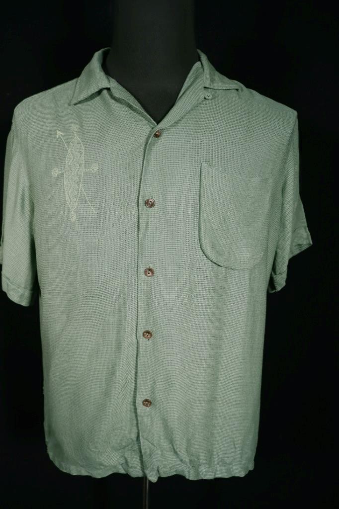 Vintage 1950’s Green Hawaiian Rayon Gabardine Shirt Size Medium Exc Condition