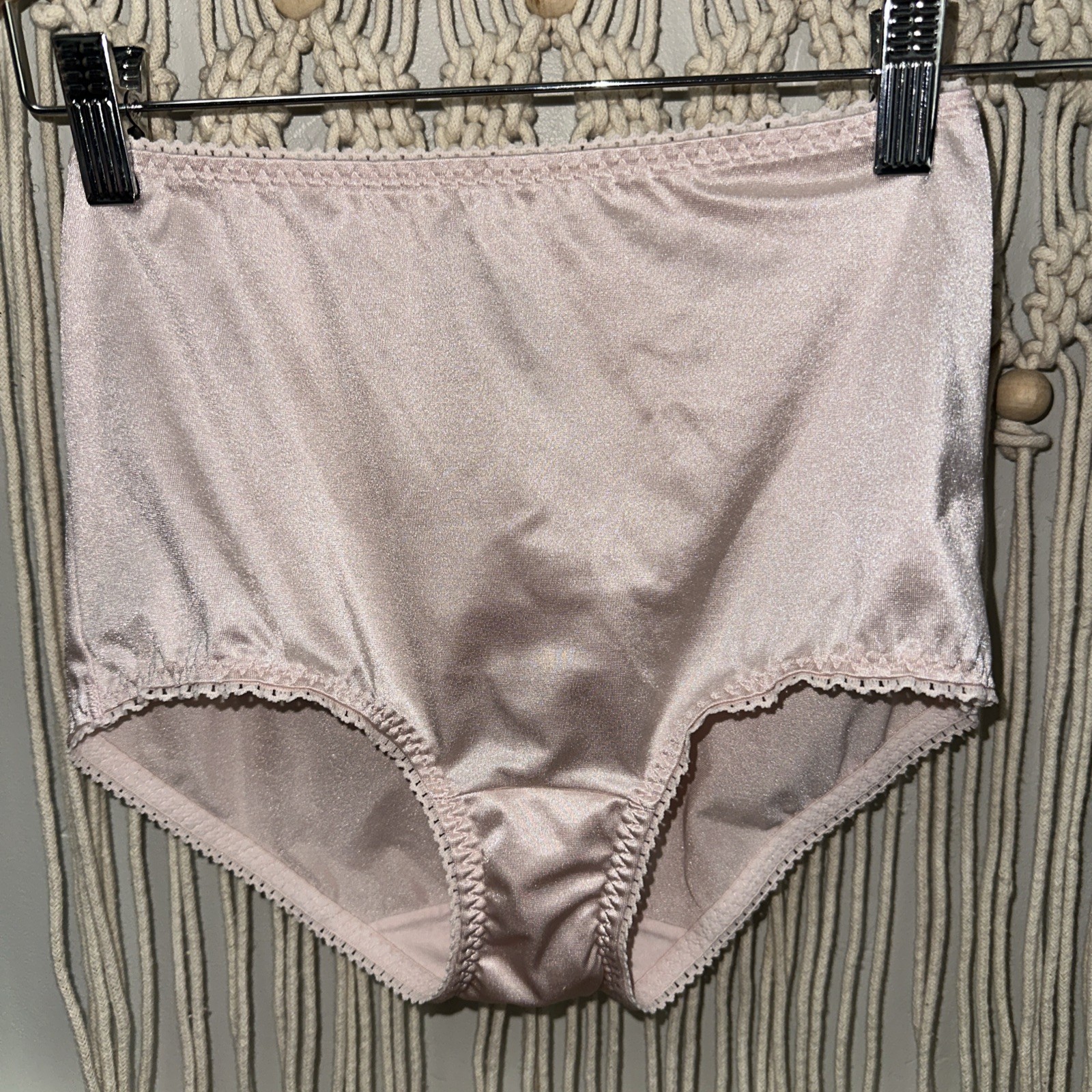 Vanity Fair VTG Style Brief Granny Panty Shiny Nylon Full Cut m/6 Pink 40301
