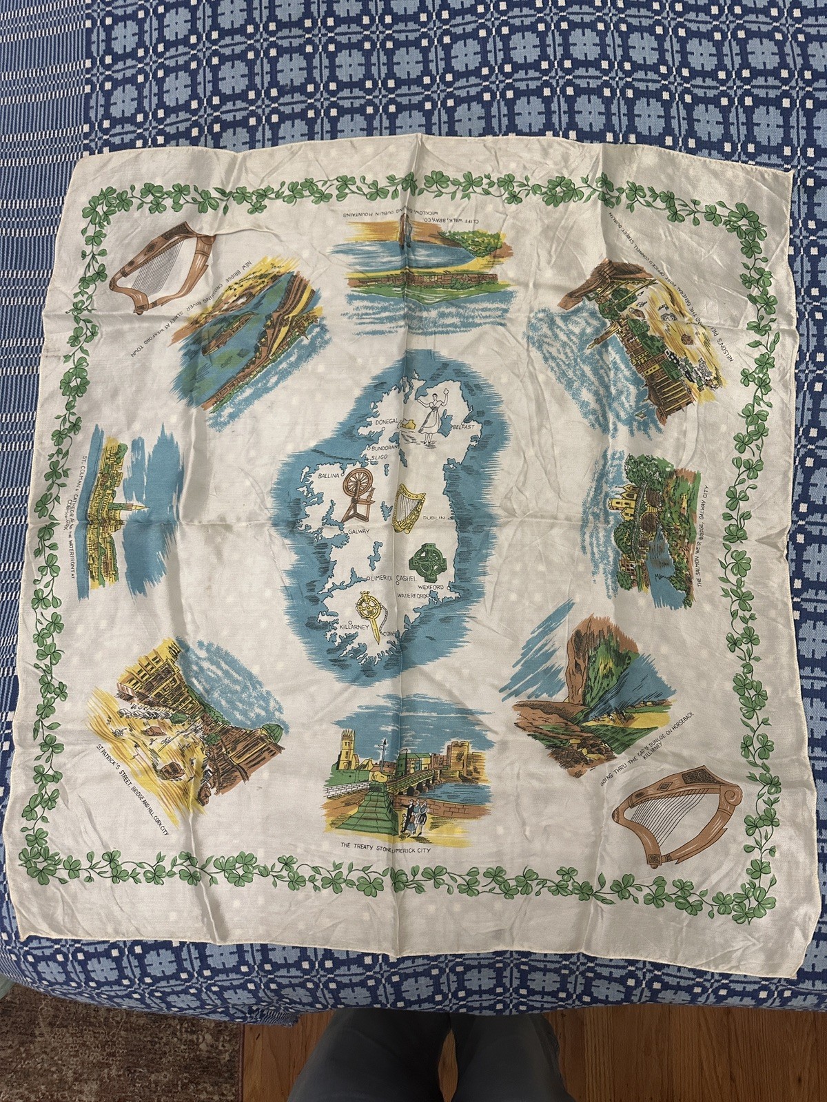 Ireland Satin Scarf Souvenir Vtg 60s Map Tourists Sketches White Green Blue EXC