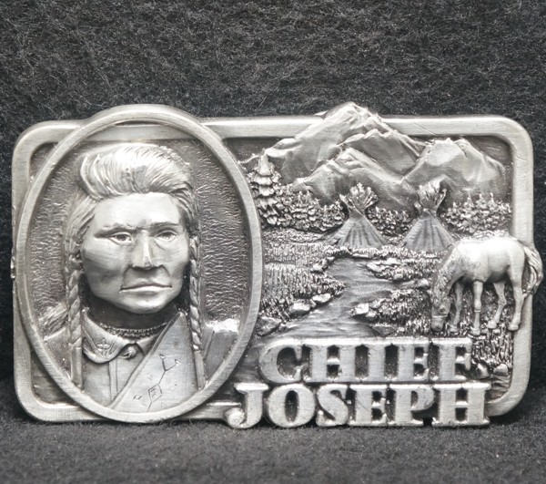 XG27125 *NOS* VINTAGE 1982 ***CHIEF JOSEPH*** NATIVE AMERICAN INDIAN BELT BUCKLE