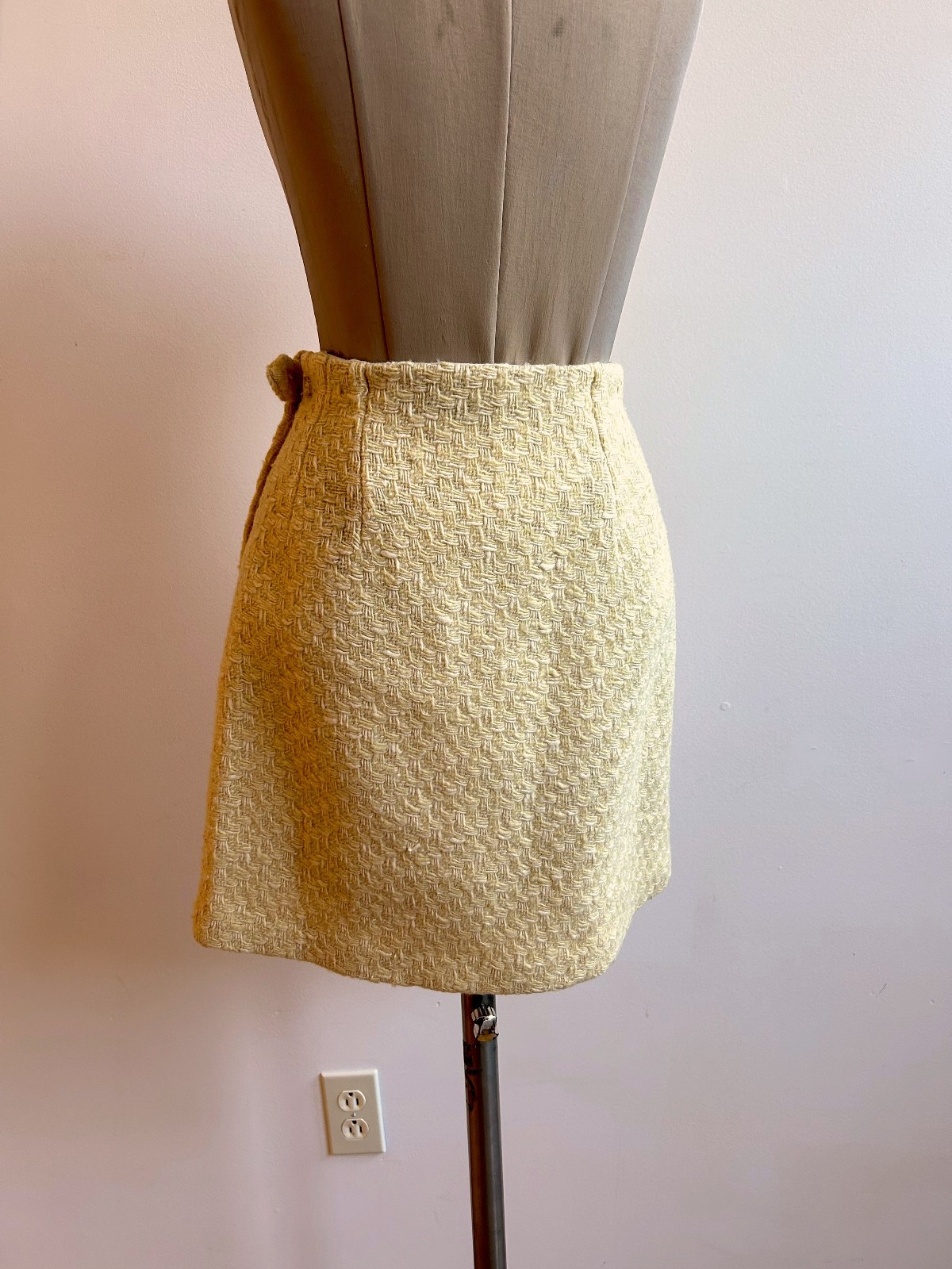 Vtg Mod Wool Mini Skirt Pale Yellow Cream XXS XS 1960s 1970s Mad Men Megan