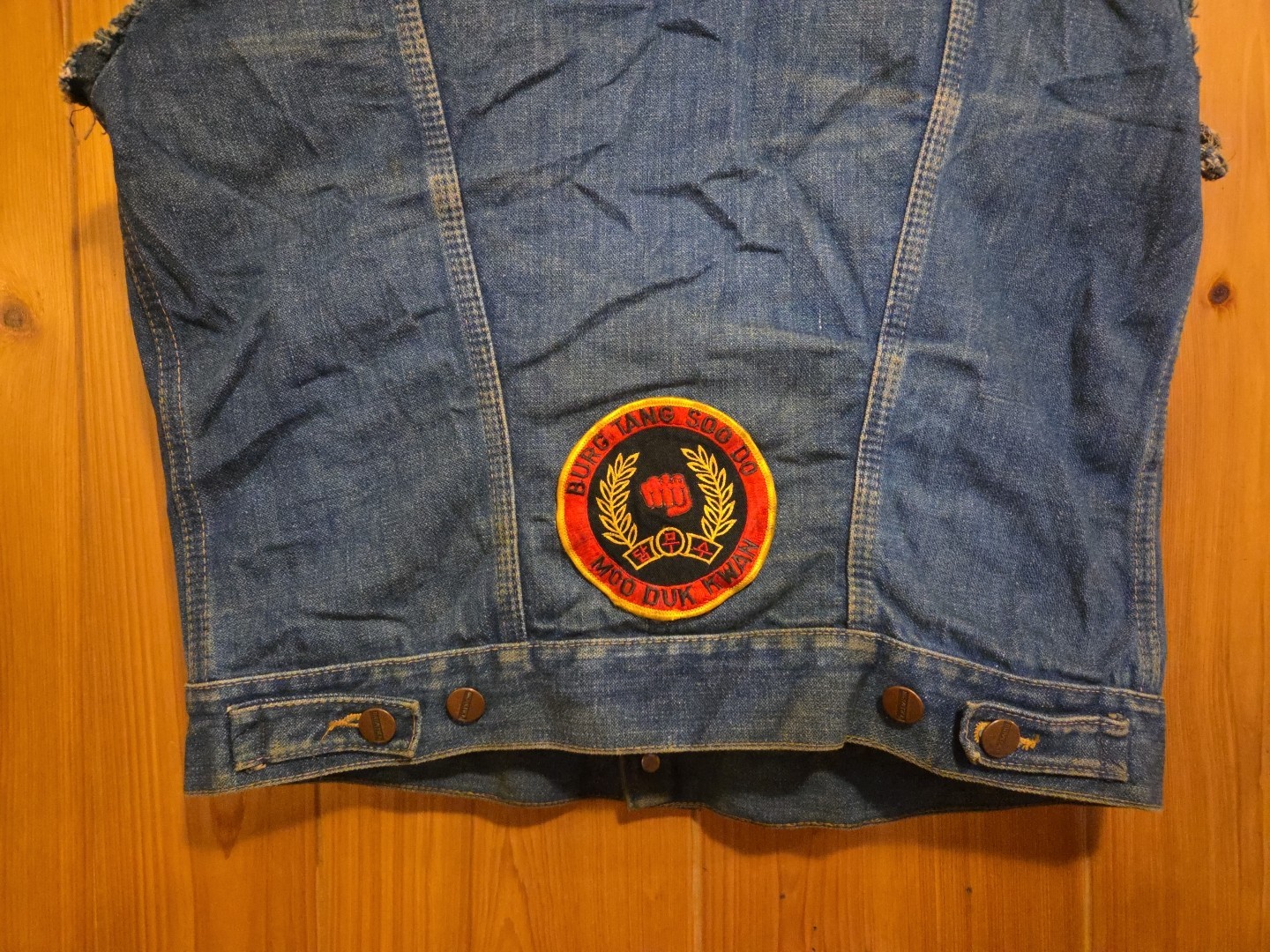 Vintage 70s Maverick Distressed Denim Sleeveless Vest 20×23 “RATTLER” w/ Patch
