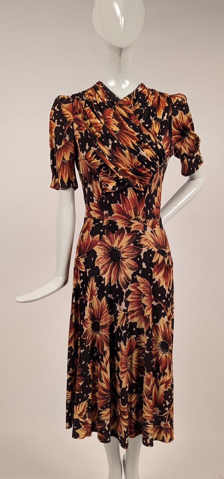 VINTAGE 1940’S SUNFLOWER PRINT JERSEY DRESS W WRAP TOP