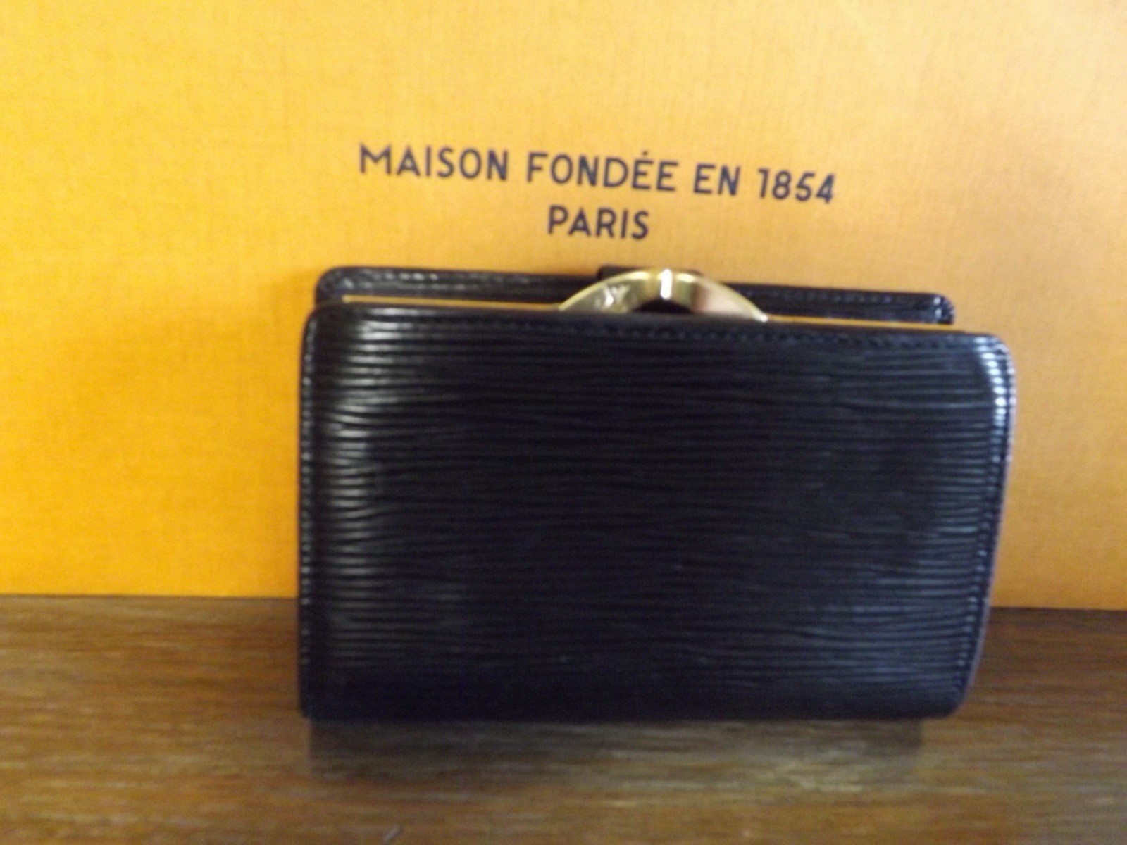 Louis Vuitton Black Epi Kiss Lock Wallet Vintage MI 0030 Card and Coin Wallet