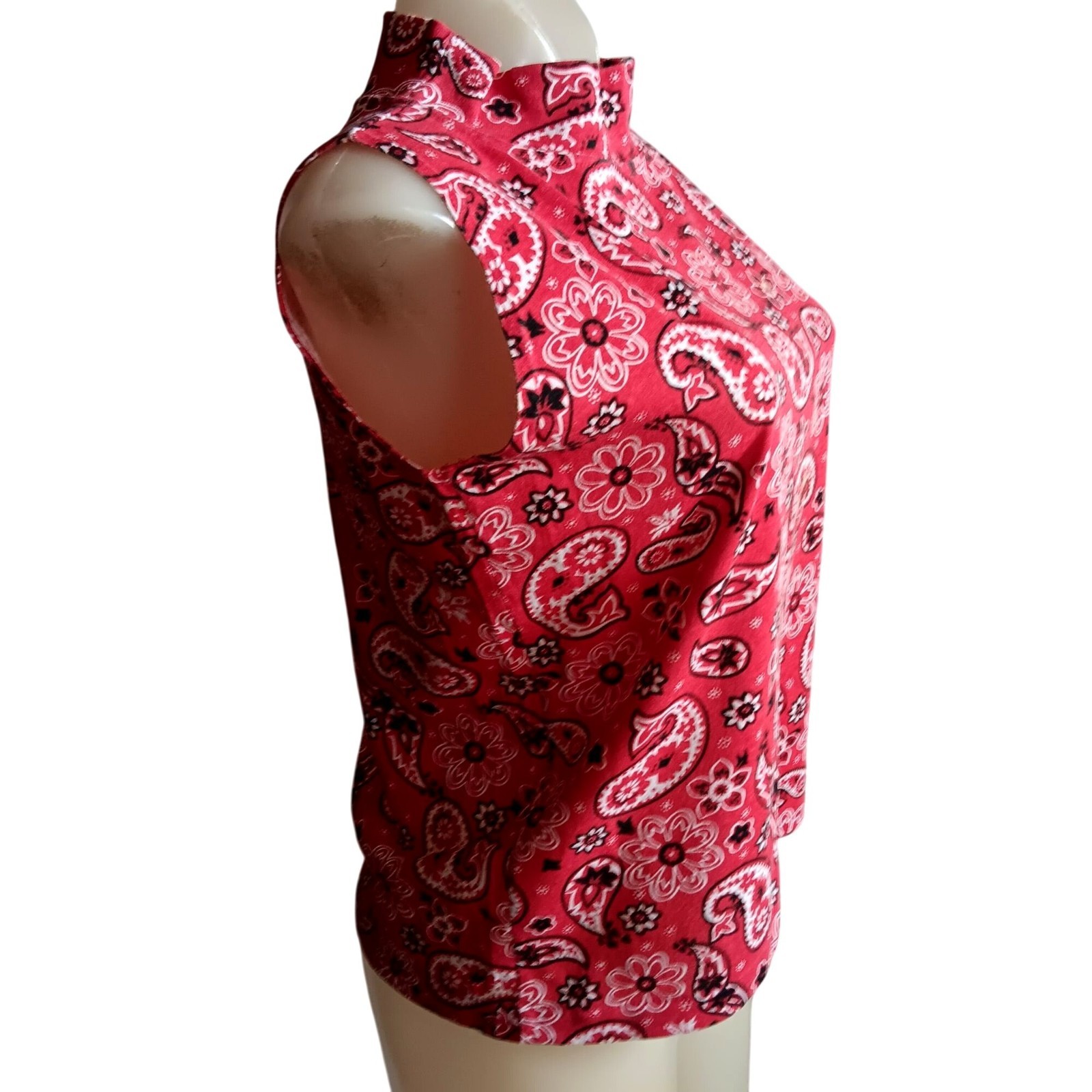 True Vintage Medium Top 1970s Bandana Hanky Print Paisley Sleeveless Mock