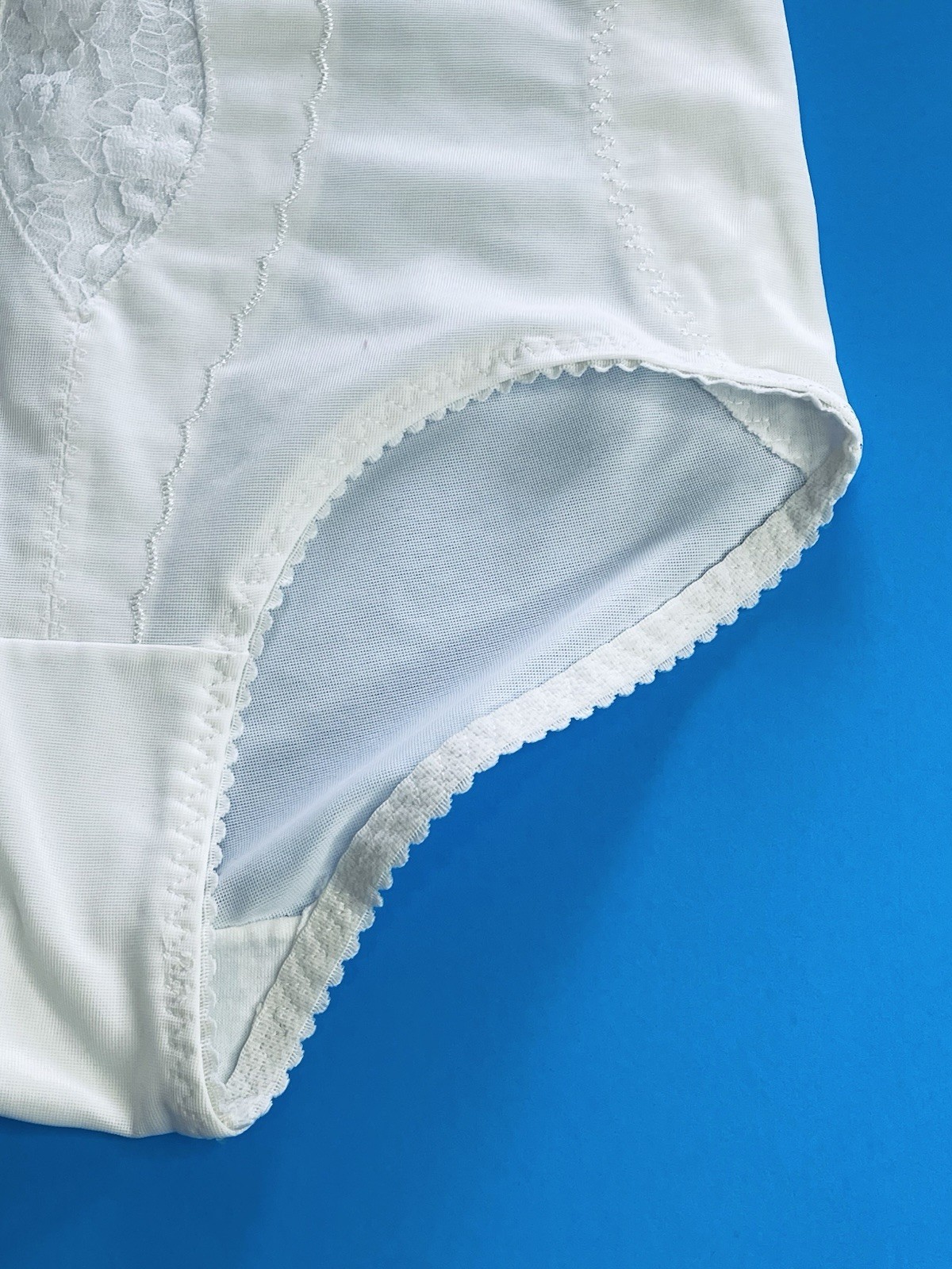 Hanes Her Way White Girdle & One No Brand Lot Vintage Small Large