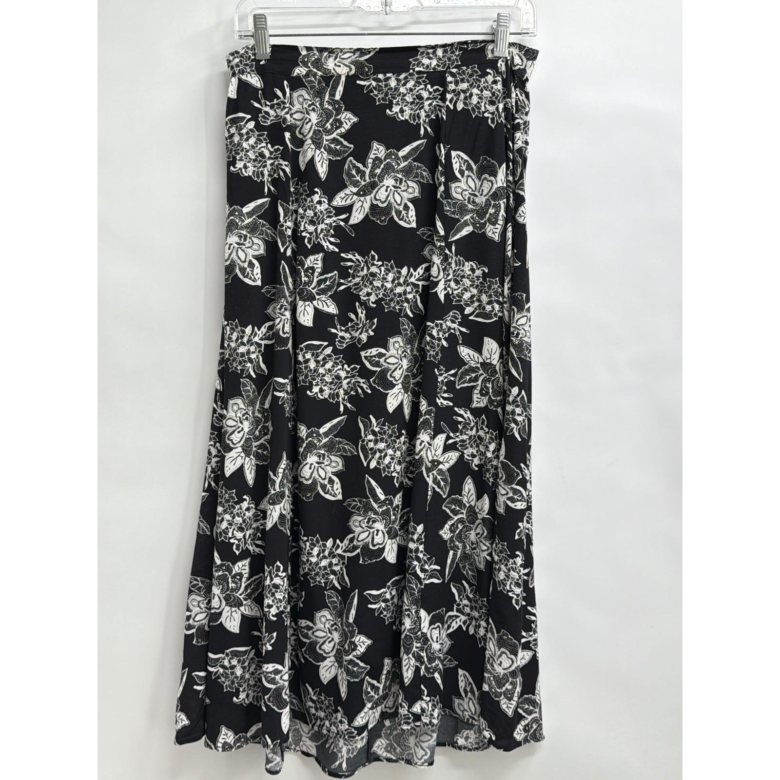 Vtg Casual Corner Vintage Floral Maxi Skirt Black White Rayon Sz 10 A-Line Flowy