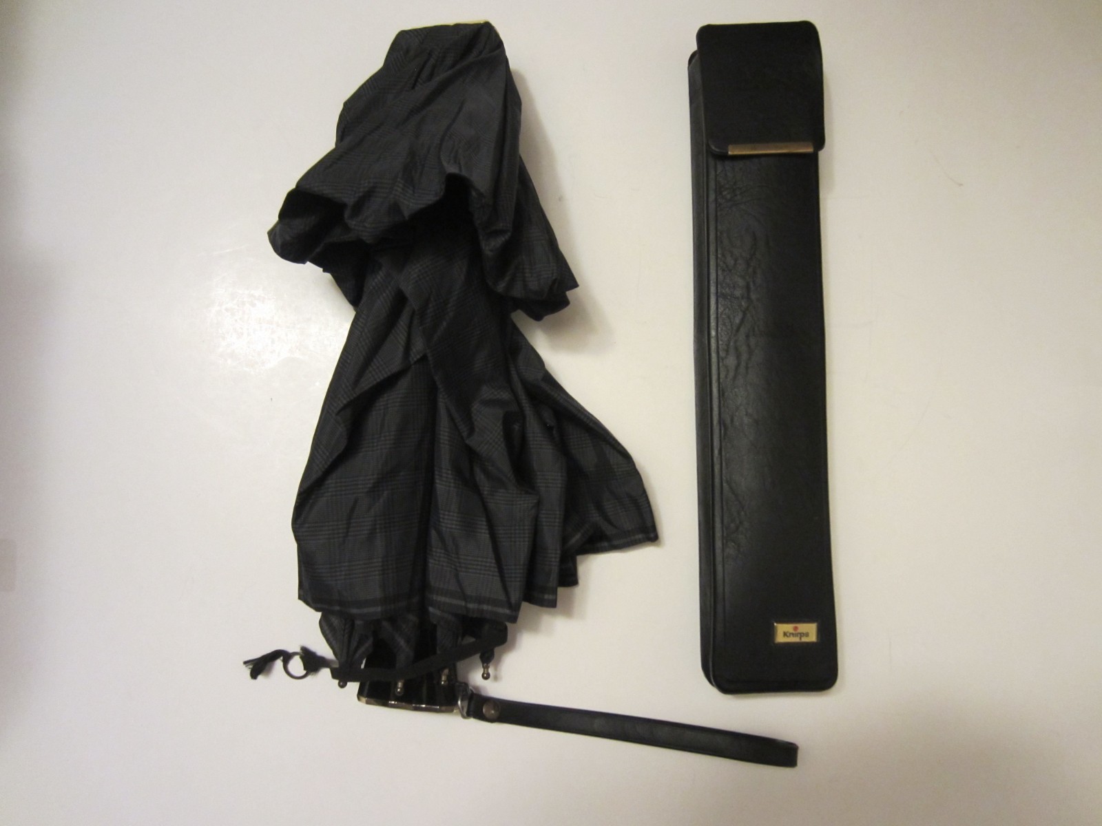 Vintage Knirps Folding Umbrella With Genuine Case 39″