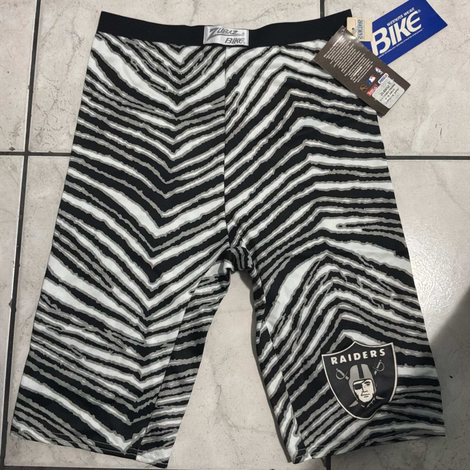 VTG Zubaz LA Raiders NFL Bike Compression Performance Shorts Size L USA