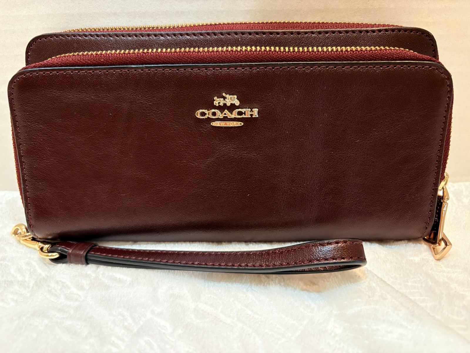 COACH DBL ZIP SLIM MAROON ACCORDION WALLET WITH DETACHABLE WRIST STRAP MINT COND