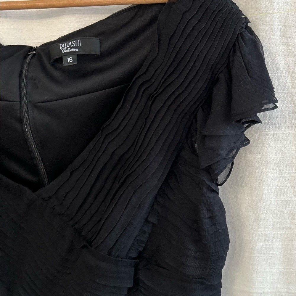 Tadashi Collection 100% Silk Vintage Inspired Black Pleated V-Neck Women’s Dress