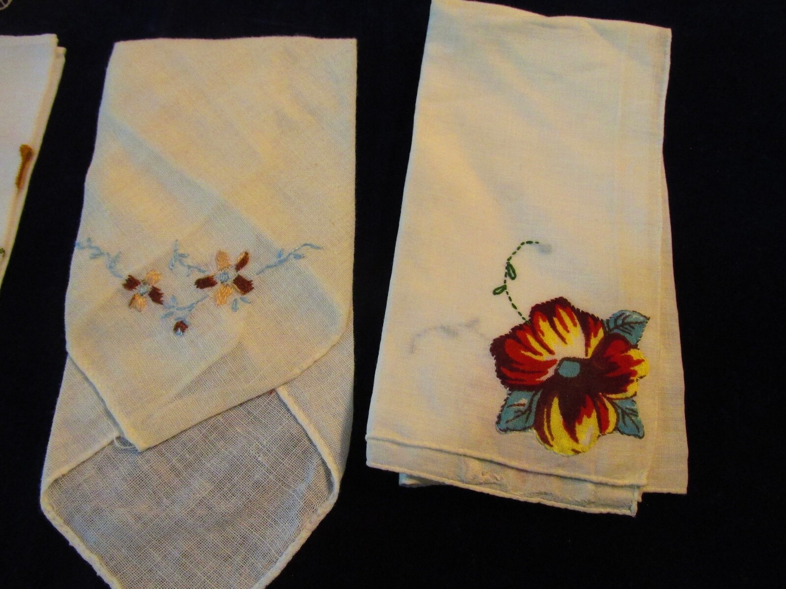 Vintage Hanky 15pc LOT All with Embroidery Ua5