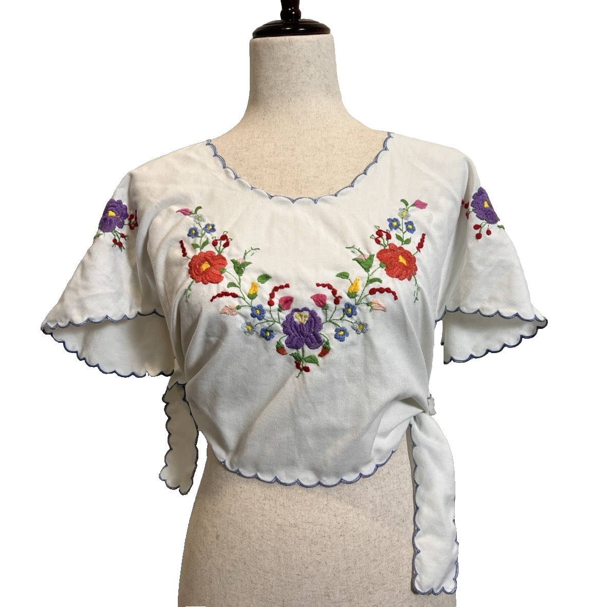 Vintage Ukrainian Embroidered Scalloped Boho Blouse Adjustable Side Ties S/M