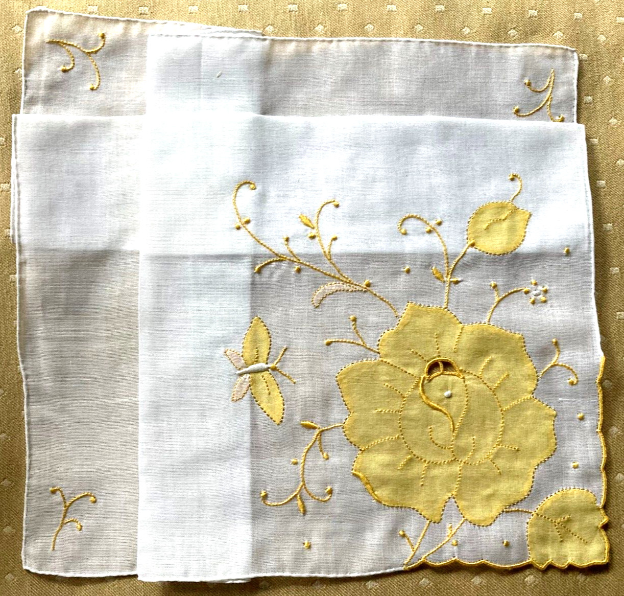 VTG Madeira Yellow Flowers & Butterfly Appliqué/Embroidered/Cutwork Hankie