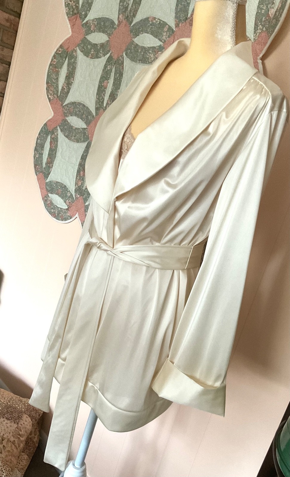 VTG VANITY FAIR 2 PC SET SZ 38 NYLON IVORY BED JACKET & SHORT GOWN LATE 50’S EXC