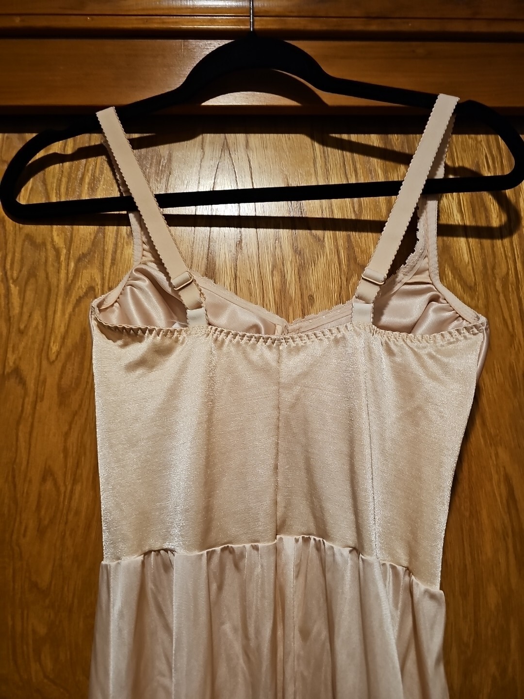 Olga full slip w/underwire bra 34D vintage style 34319 Beige Nude