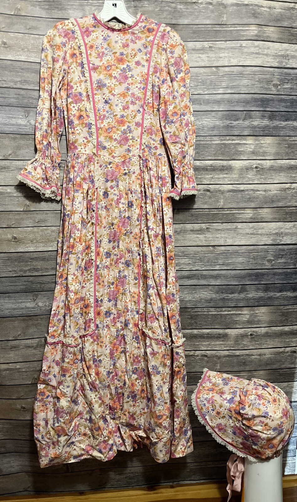 Vtg Handmade Womens Dress & Bonnet Pink Floral Prairie Cottage Core Victorian