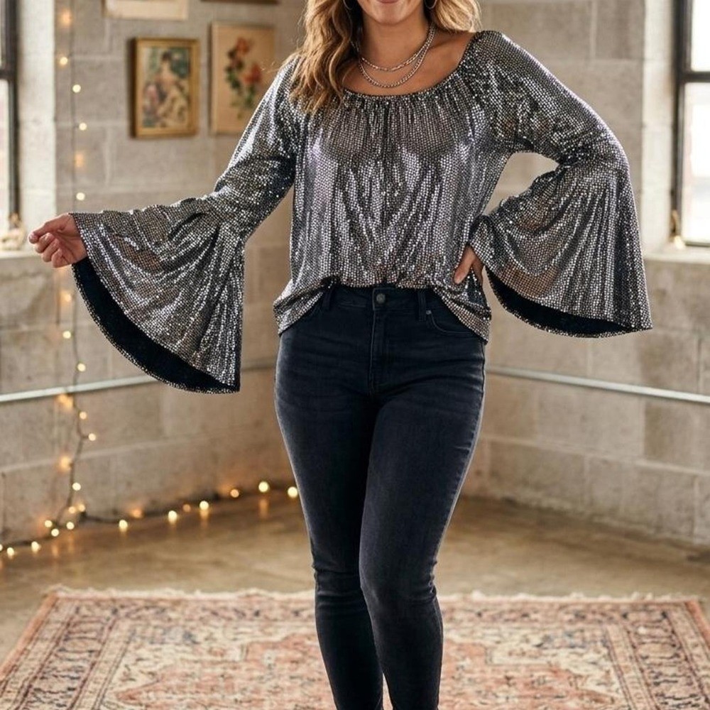 NWT Fever “Disco Dream” Glitter Dot Tulip Bell Sleeve Blouse – Size Large