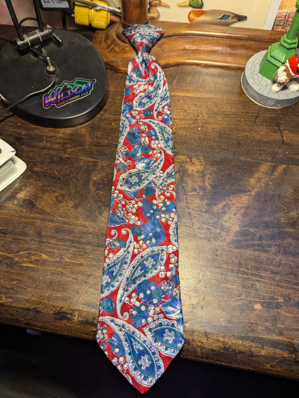 American Edition Collection Paisley Boy’s Clip-on-Tie Polyester USED 18″ Tie USA