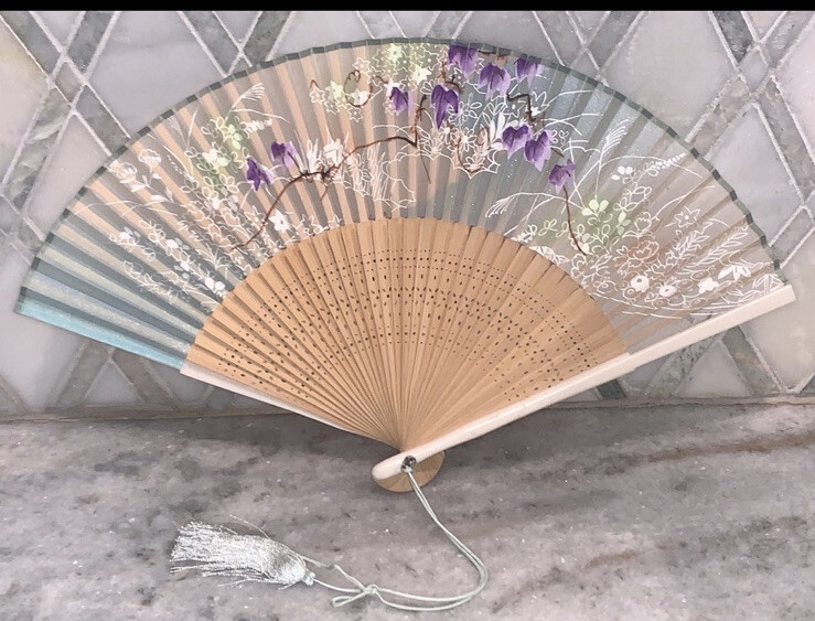 Vintage Wisteria Hand Painted Fan Purple Flowers Vines wood Celluloid 7 5/8”T
