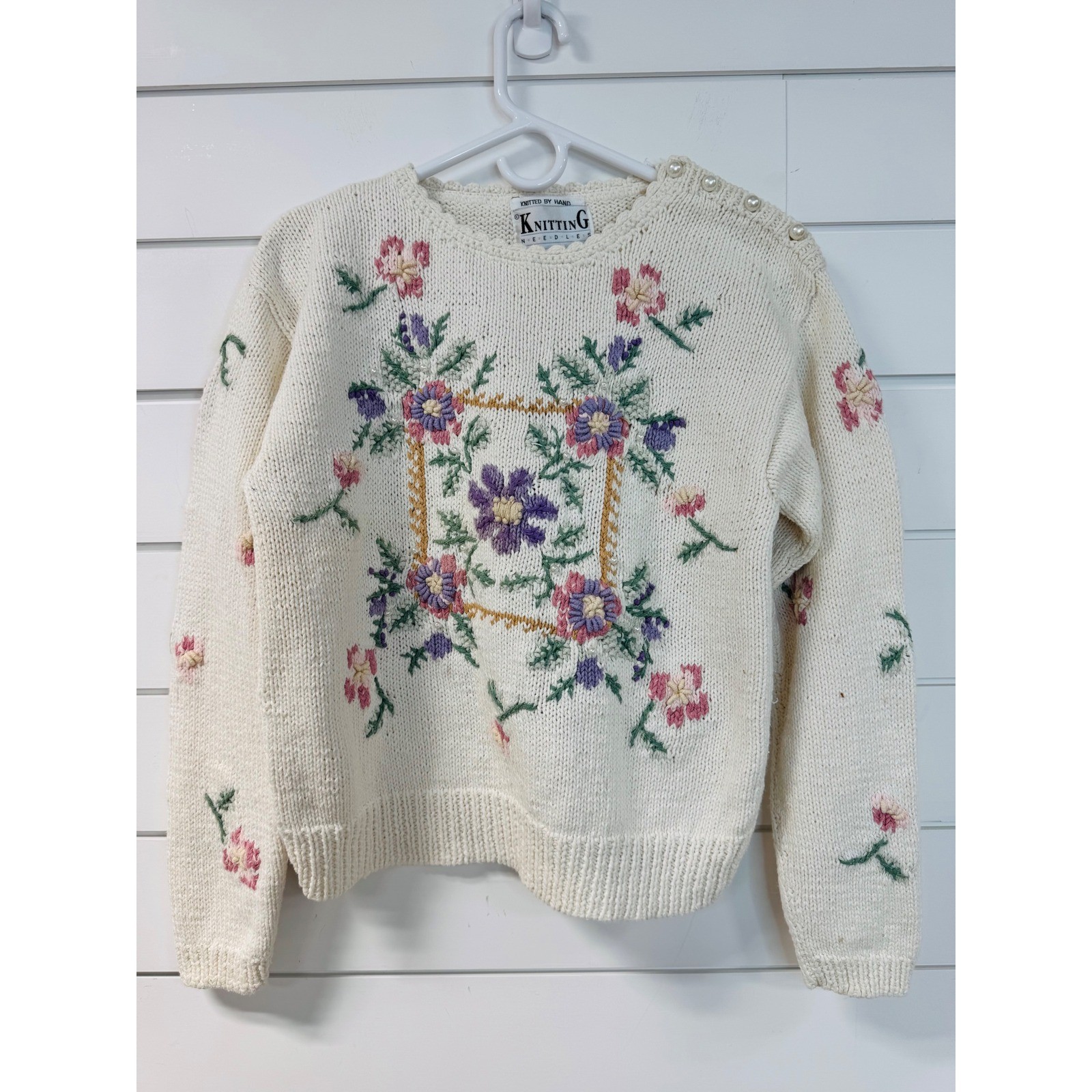 Knitting Needles Vintage Hand Knit Floral Pearl Button Sweater Cream Womens M