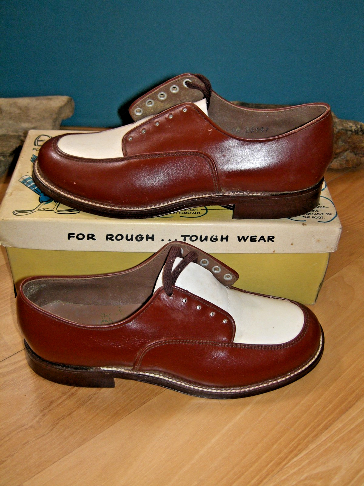 50’s Vintage Brown and white childrens 10