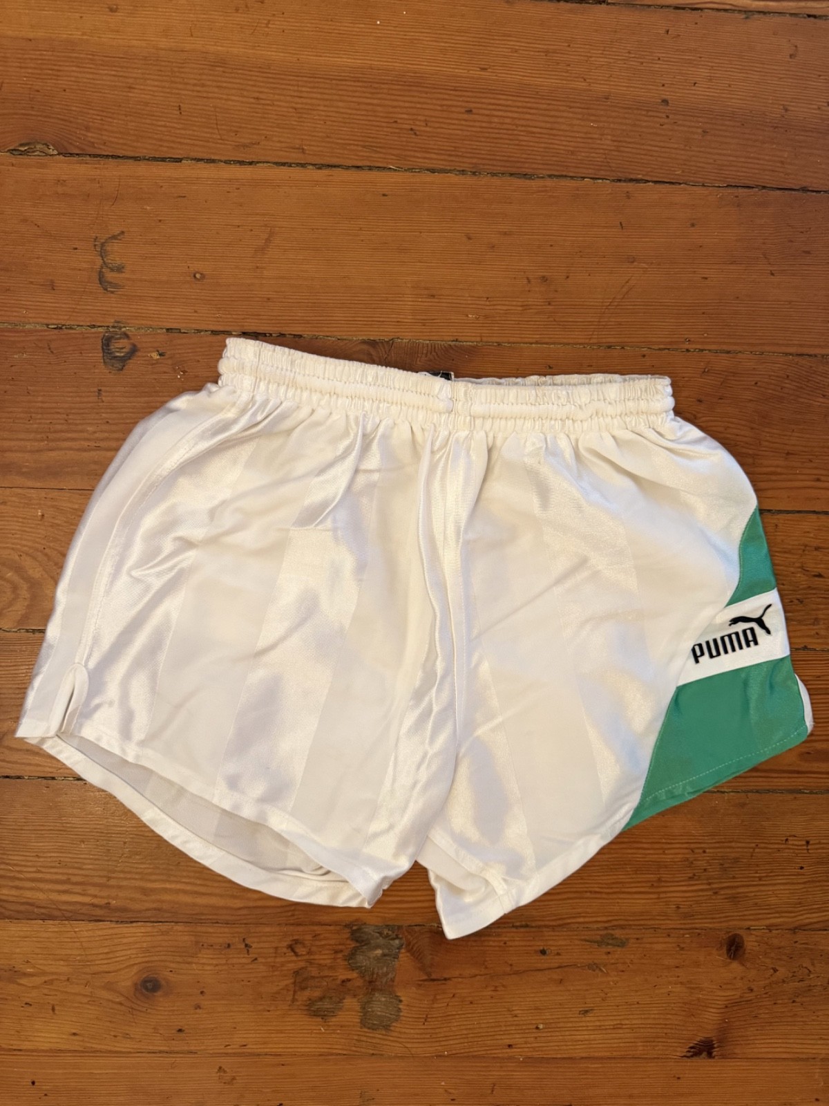 Puma Men Short Vintage Shiny White Green Football Running Retro 80s 90s S